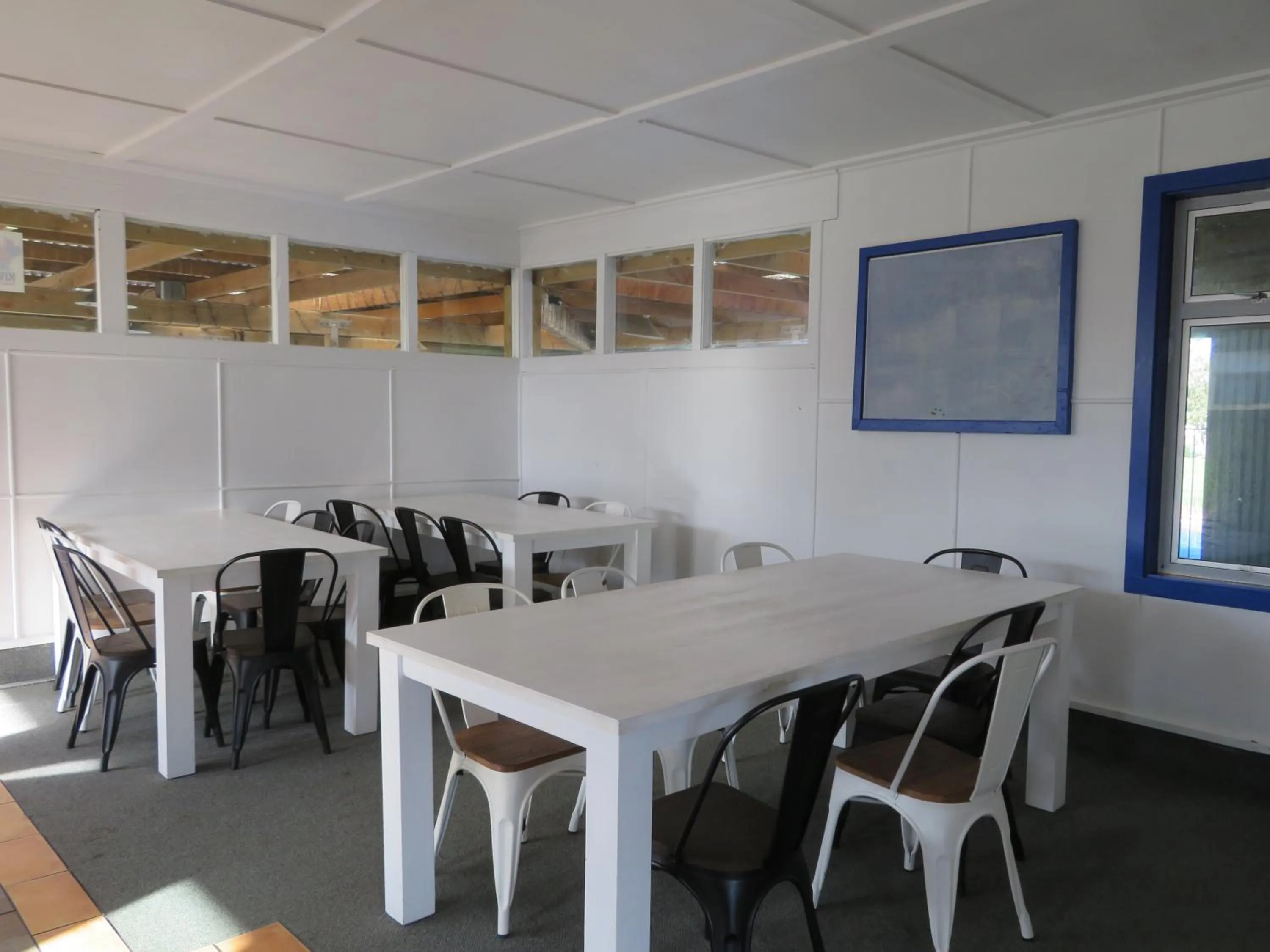 Communal kitchen in Whanganui Seaside Holiday Park