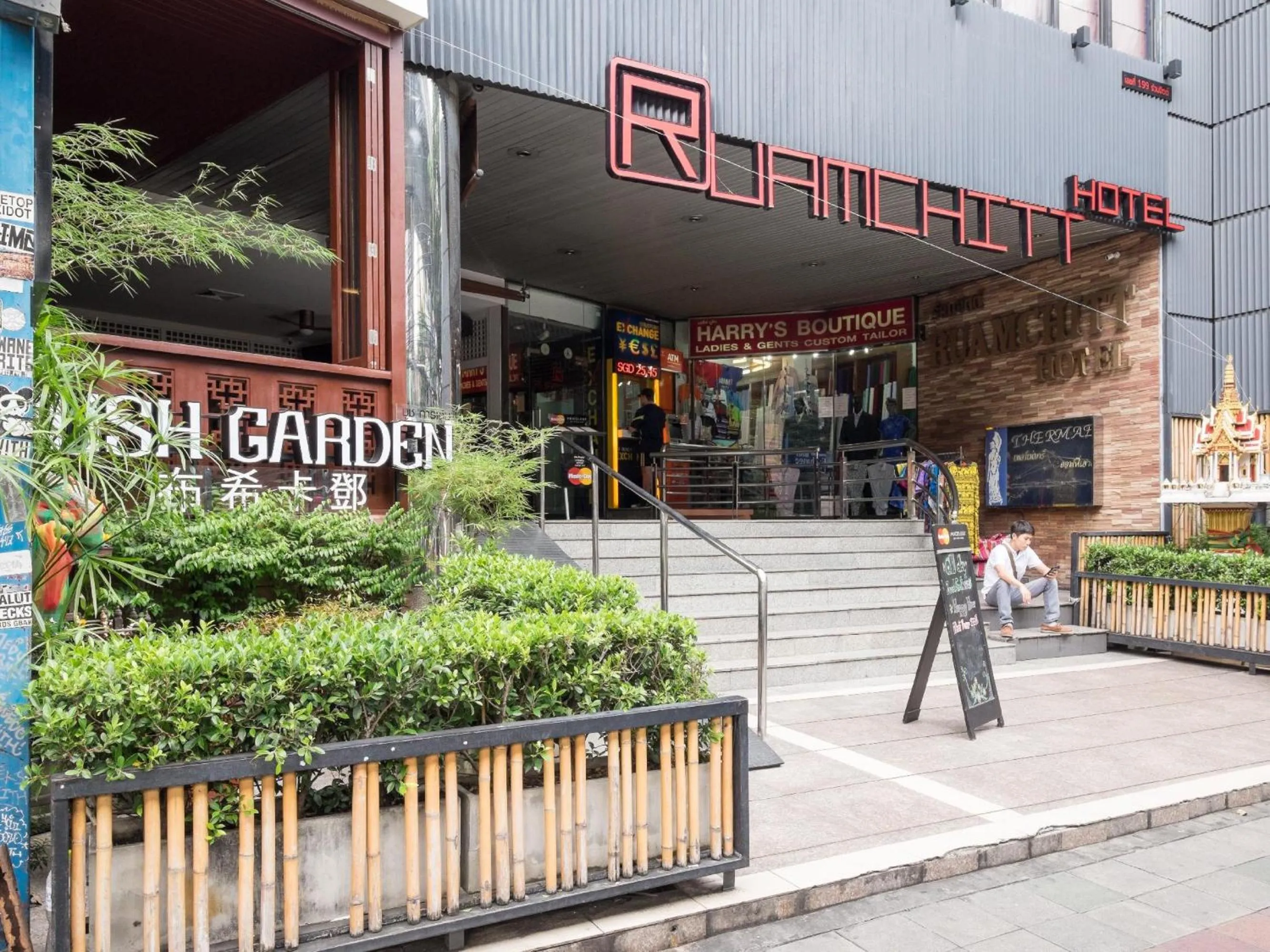 Property building in Ruamchitt Plaza Hotel