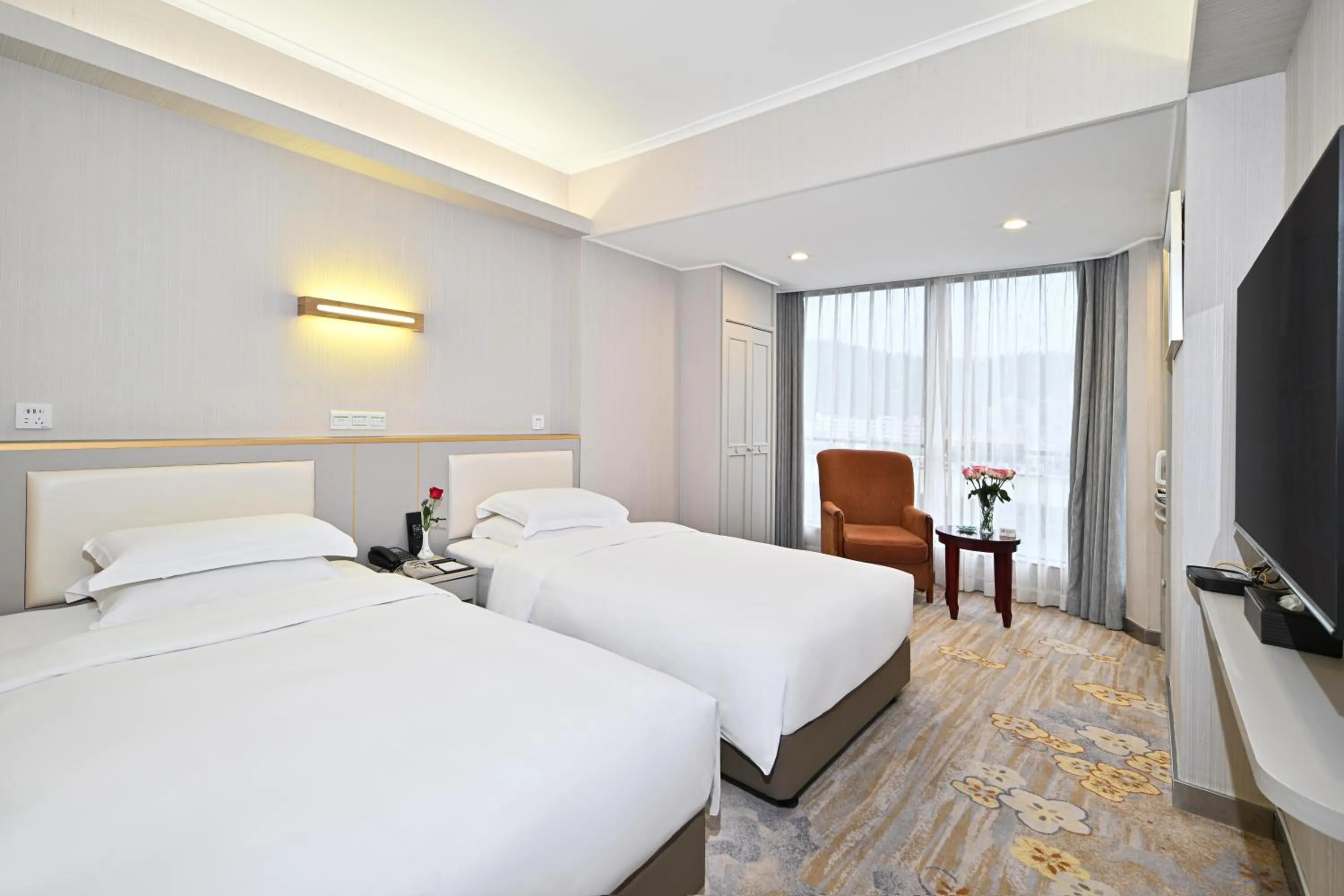 Bed in Guangdong Hotel (Zhuhai)