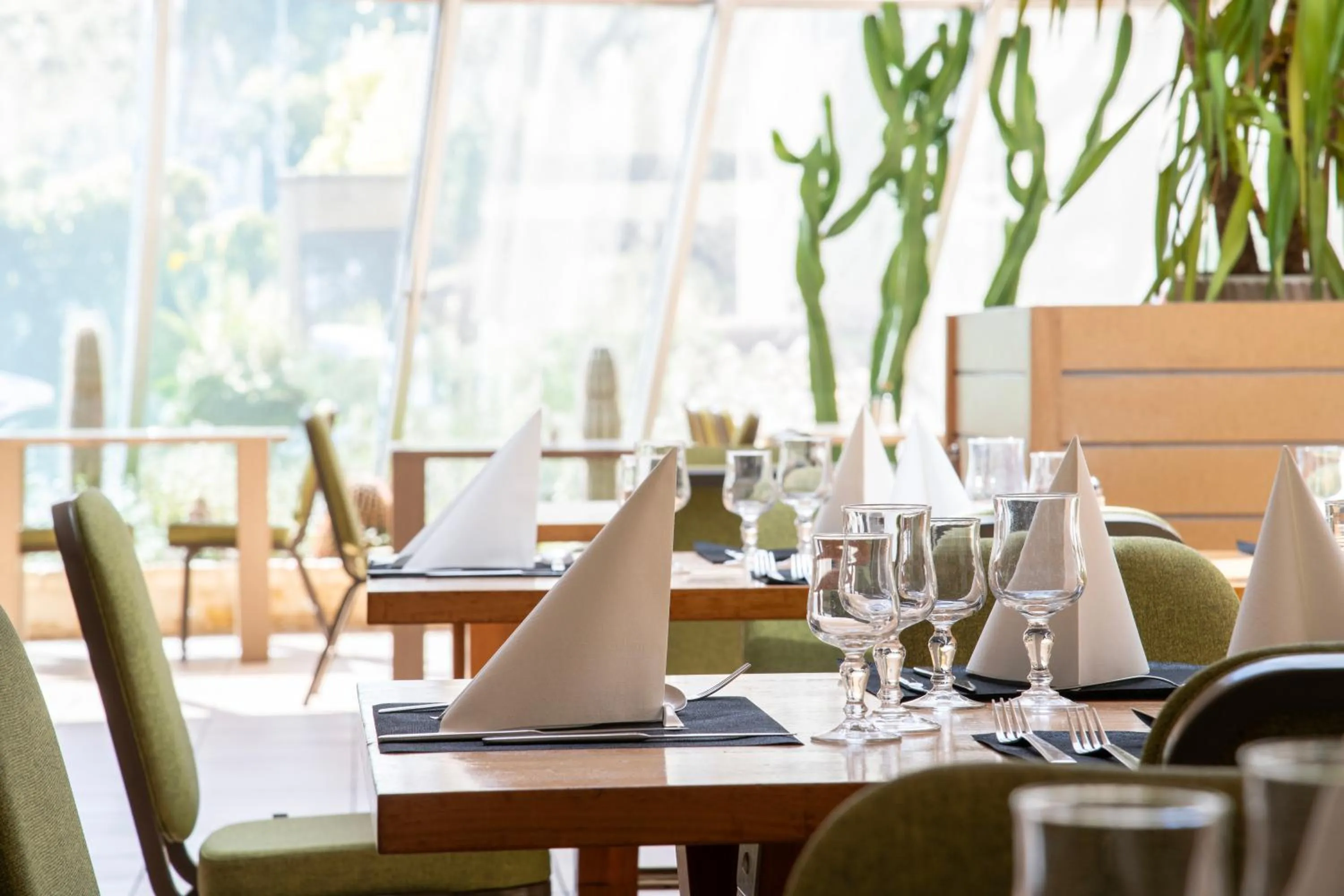 Restaurant/places to eat in Best Western Atrium