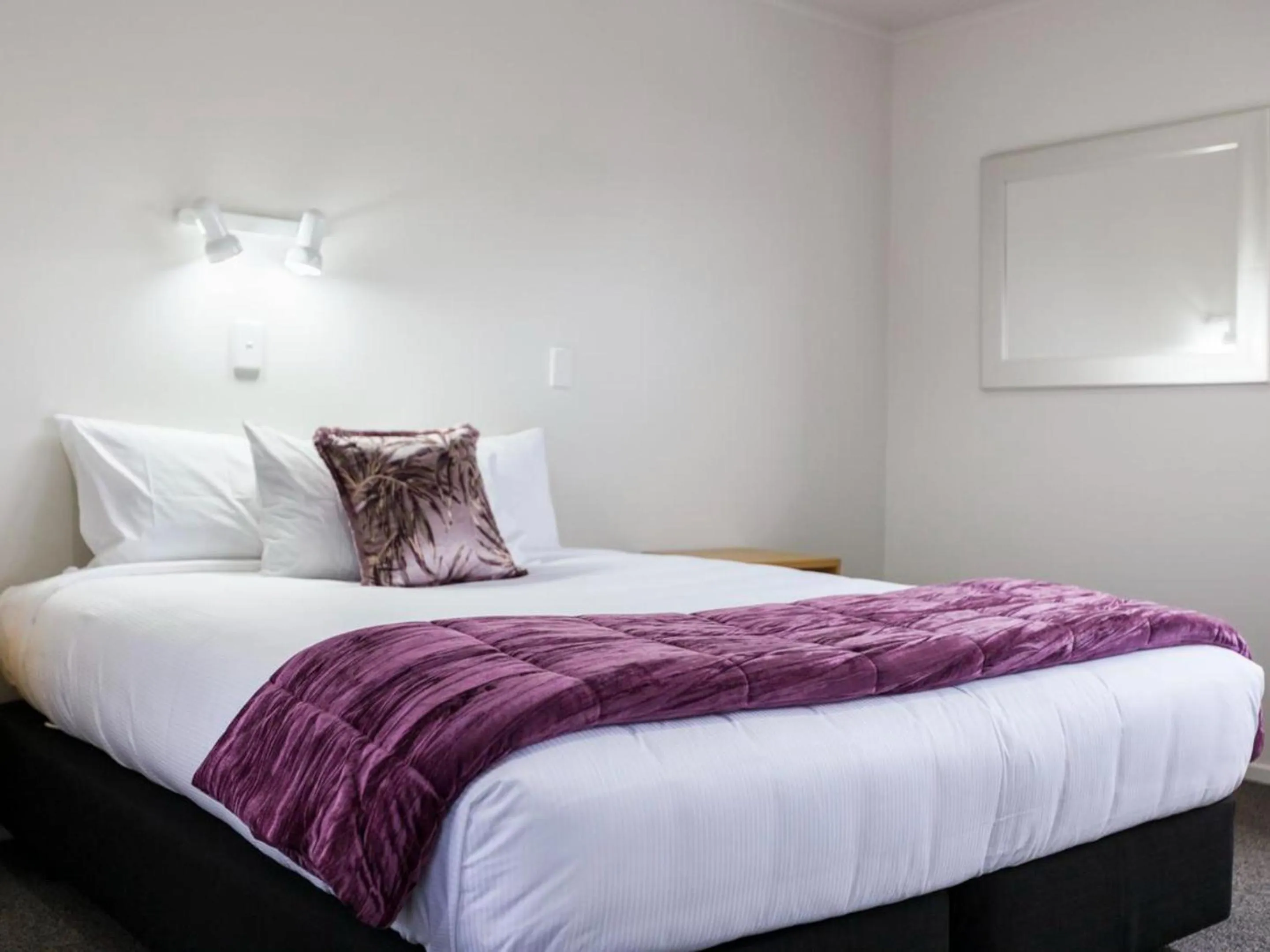 Bed in Drovers Motor Inn