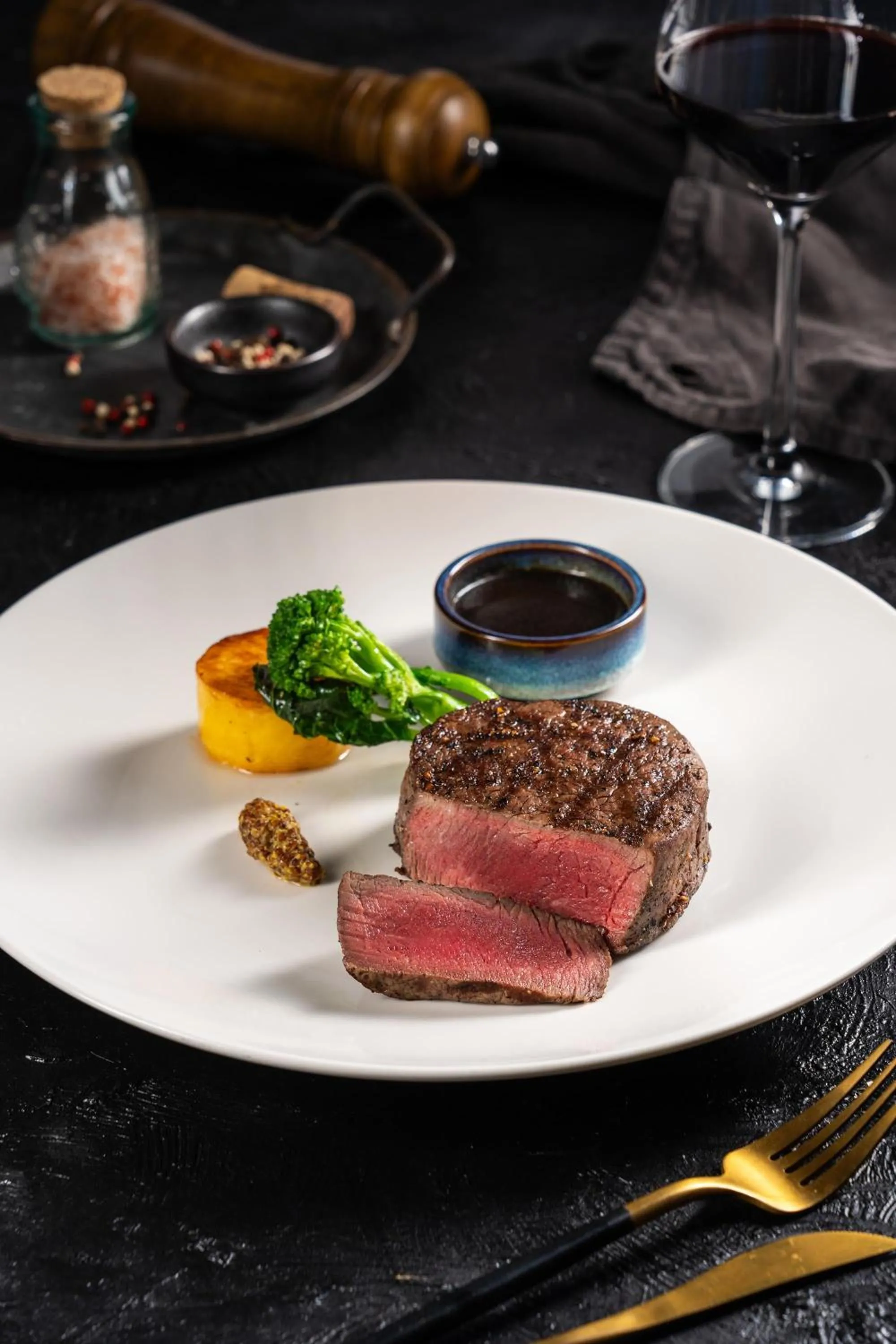 Restaurant/places to eat in Hilton Sukhumvit Bangkok