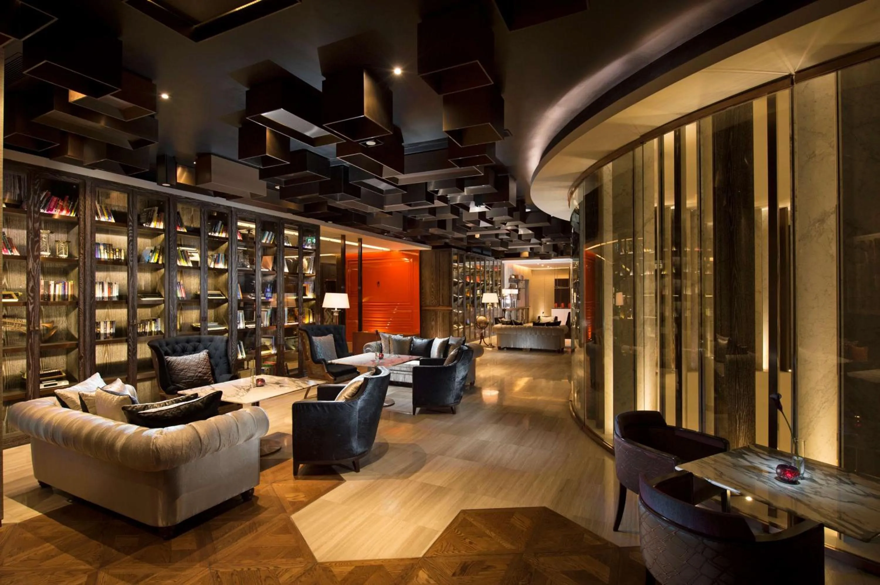 Lounge or bar in Hilton Sukhumvit Bangkok