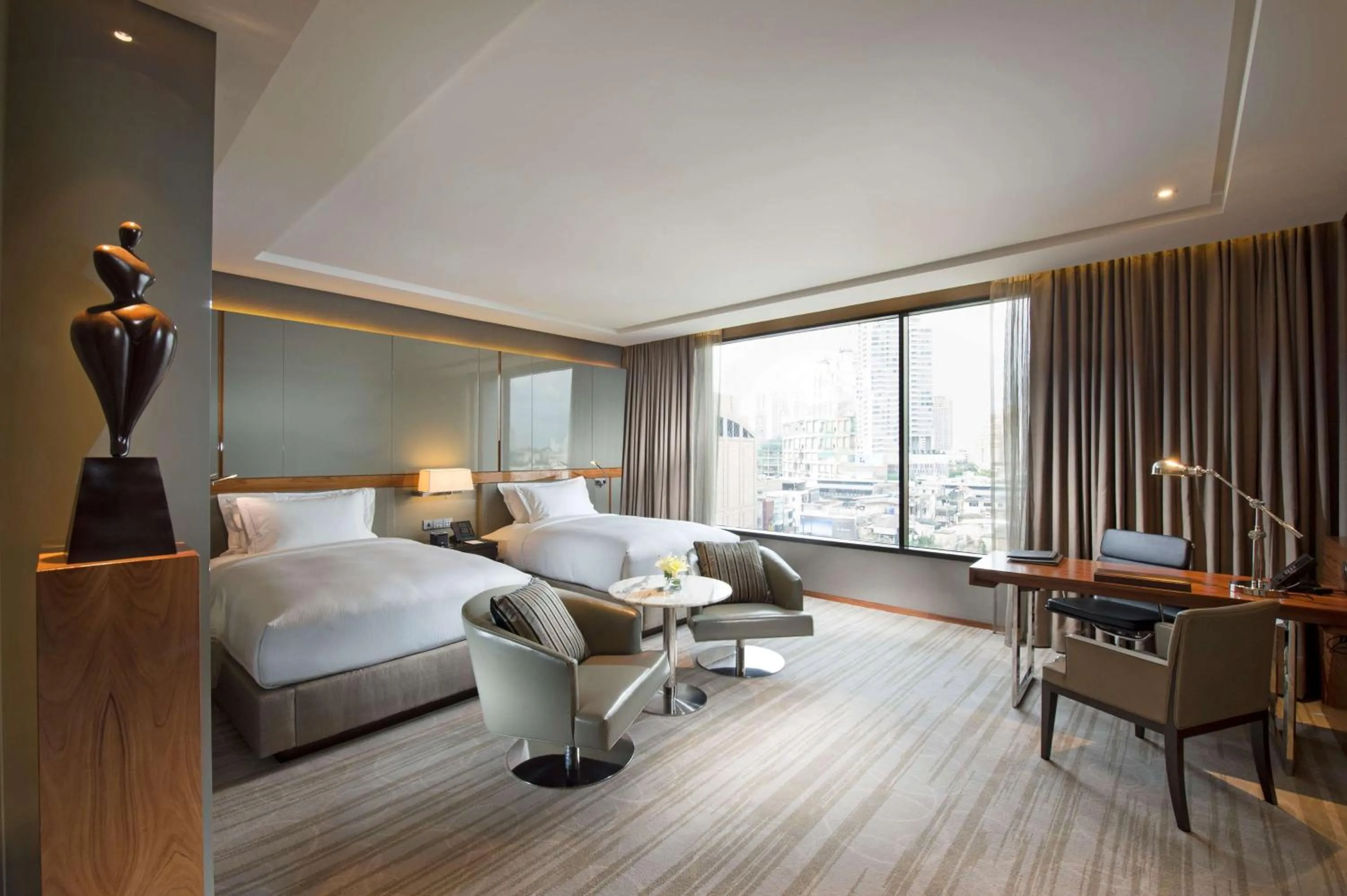 Bedroom, Bed in Hilton Sukhumvit Bangkok