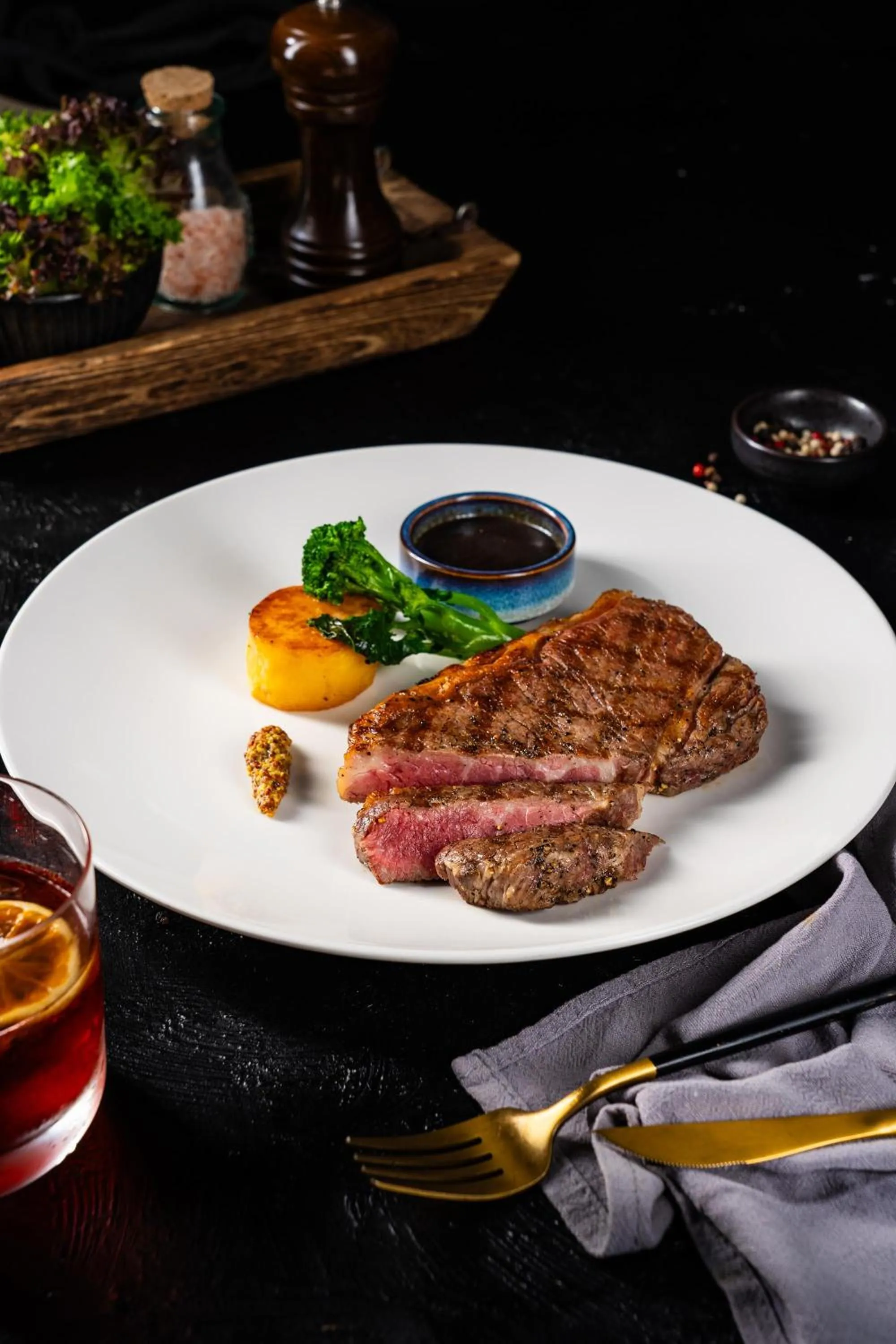 Restaurant/places to eat in Hilton Sukhumvit Bangkok