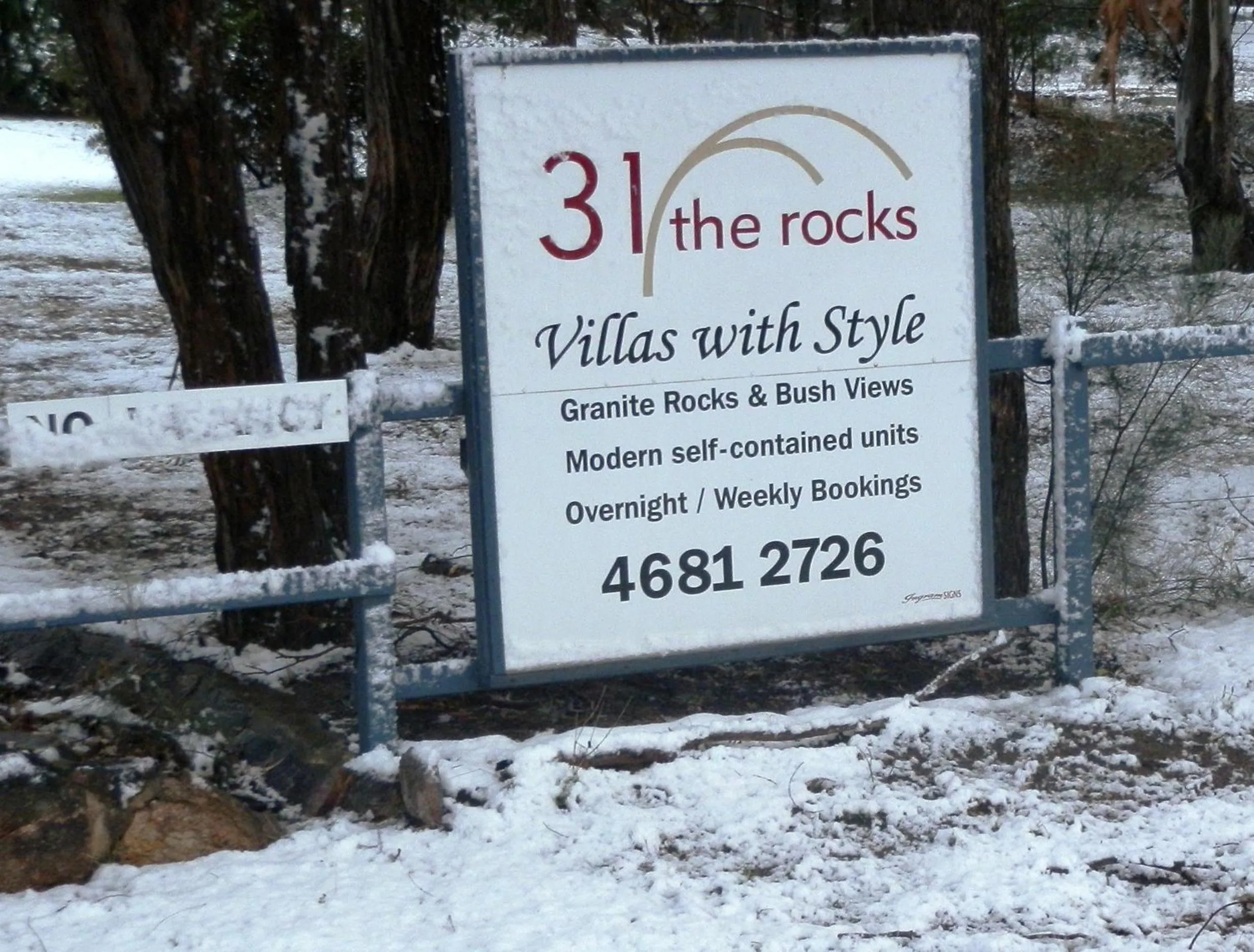 Property logo or sign in 31 The Rocks