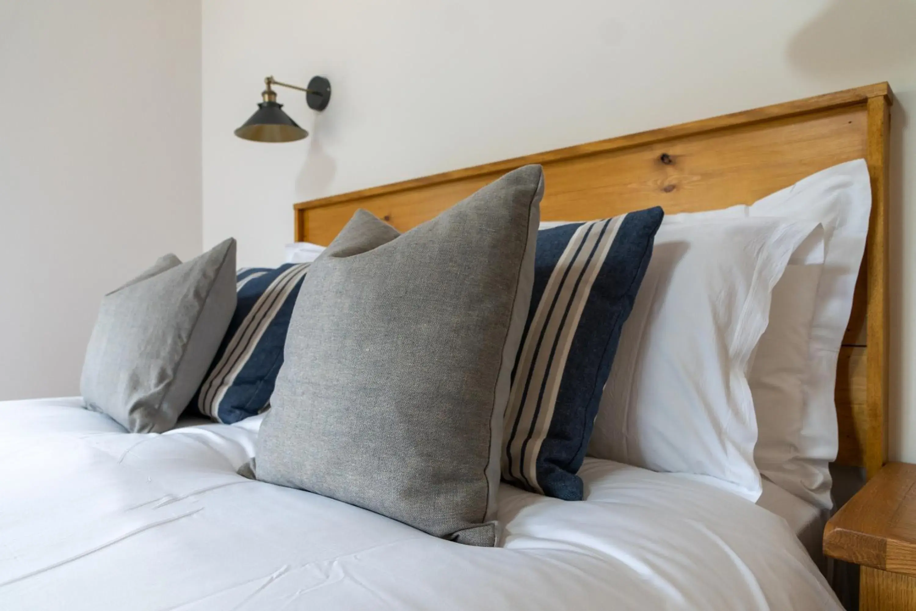 Superior Double Room in The Chequers at Burcot Superior Double Room in The Chequers at Burcot