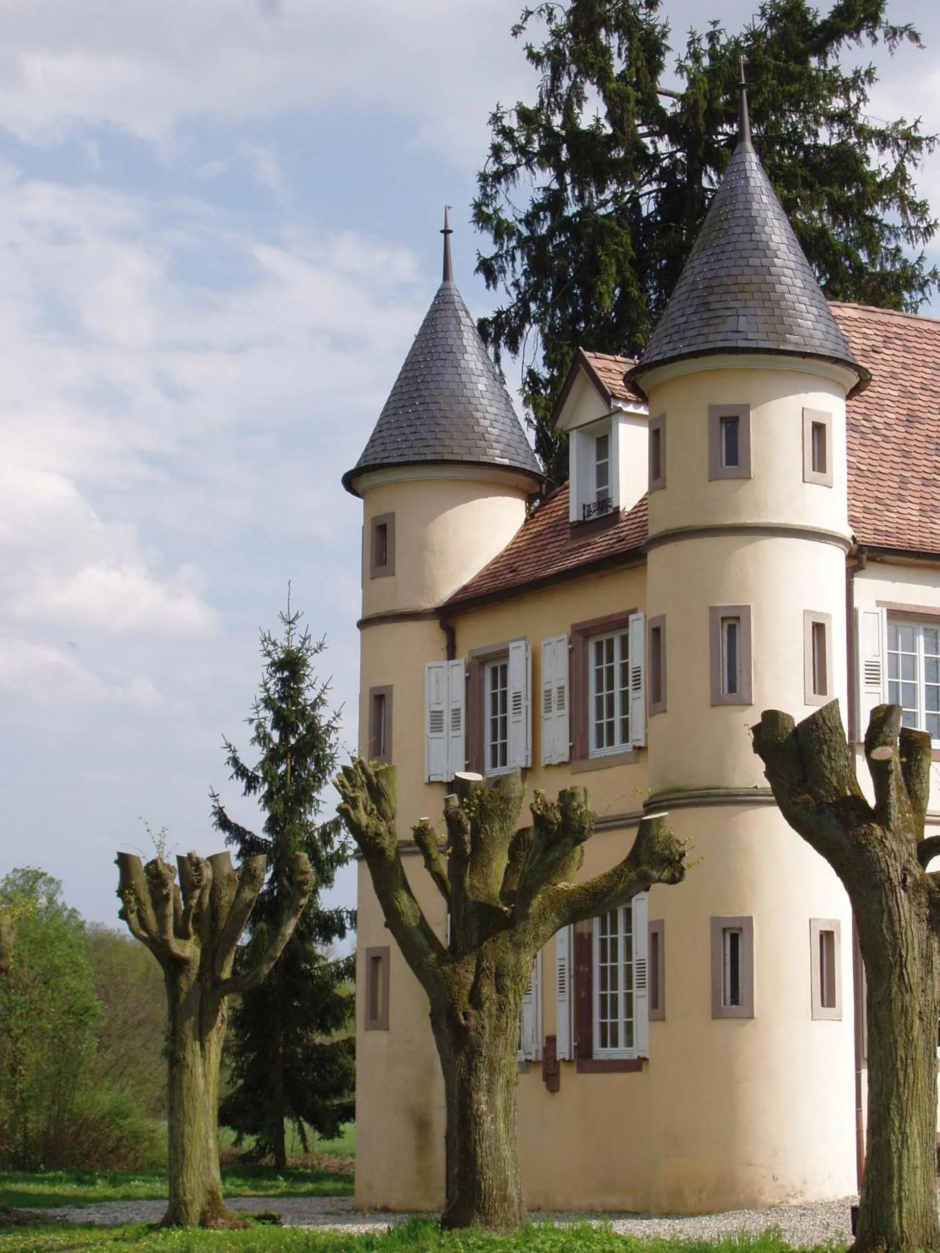 Property building in Château De Werde