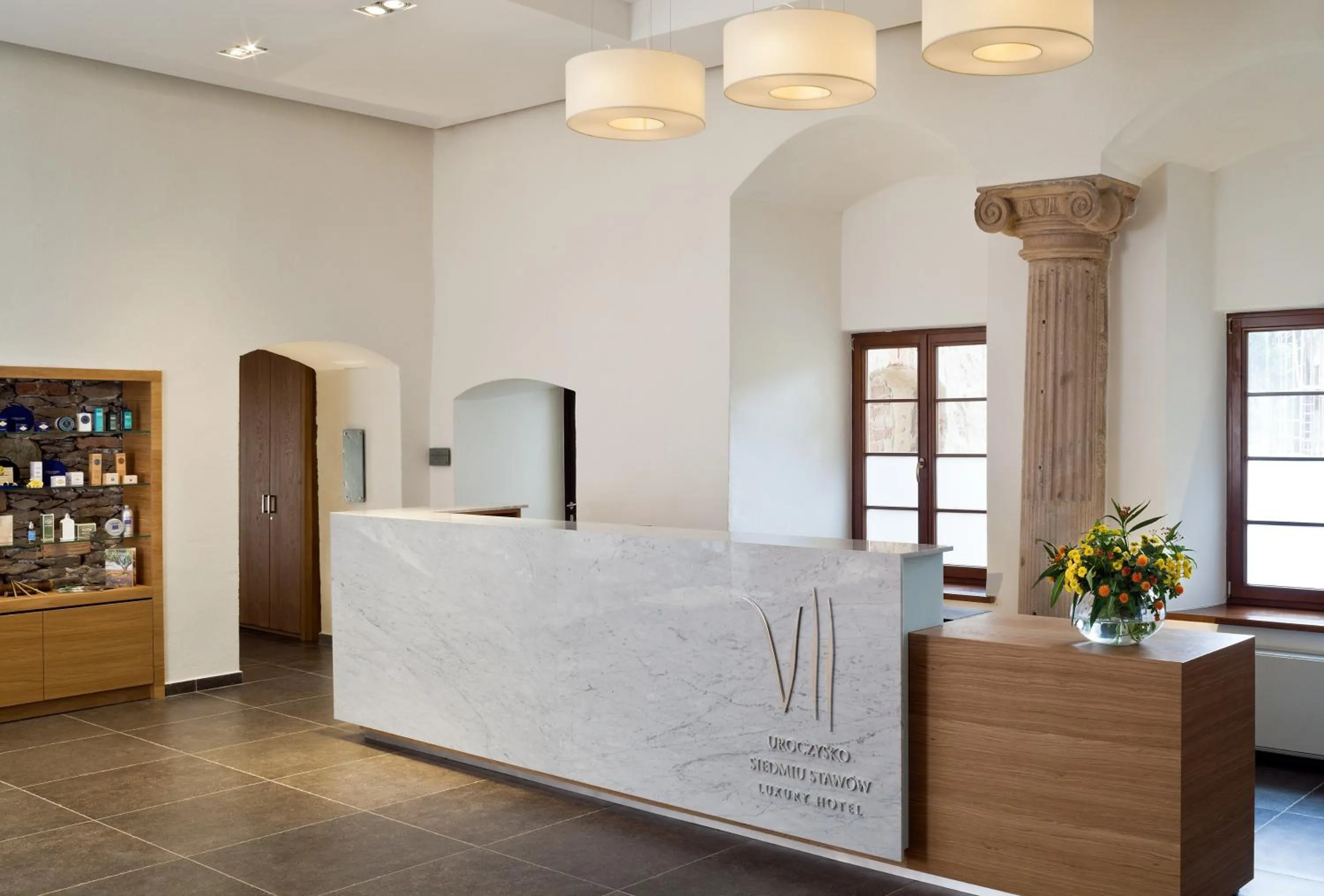 Lobby or reception in Uroczysko Siedmiu Stawów & Spa by L'Occitane