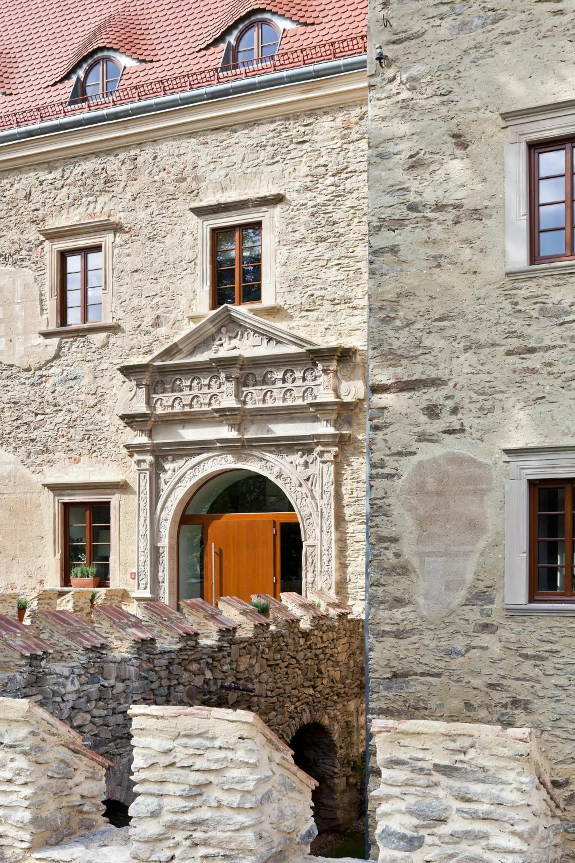 Facade/entrance in Uroczysko Siedmiu Stawów & Spa by L'Occitane