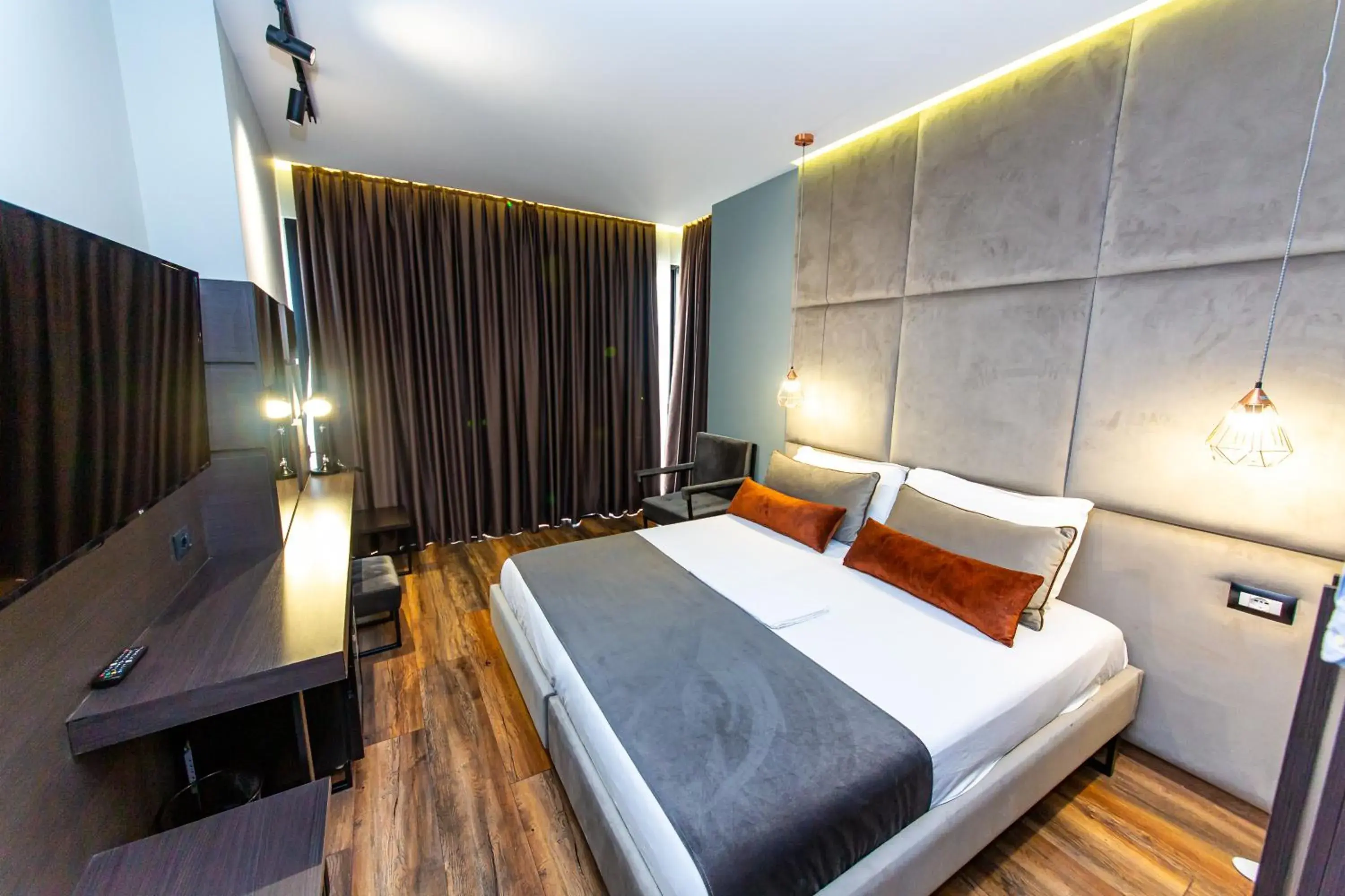 Deluxe Double Room with Balcony - Ground Floor in Hotel Apollon Sarande Deluxe Double Room with Balcony - Ground Floor in Hotel Apollon Sarande