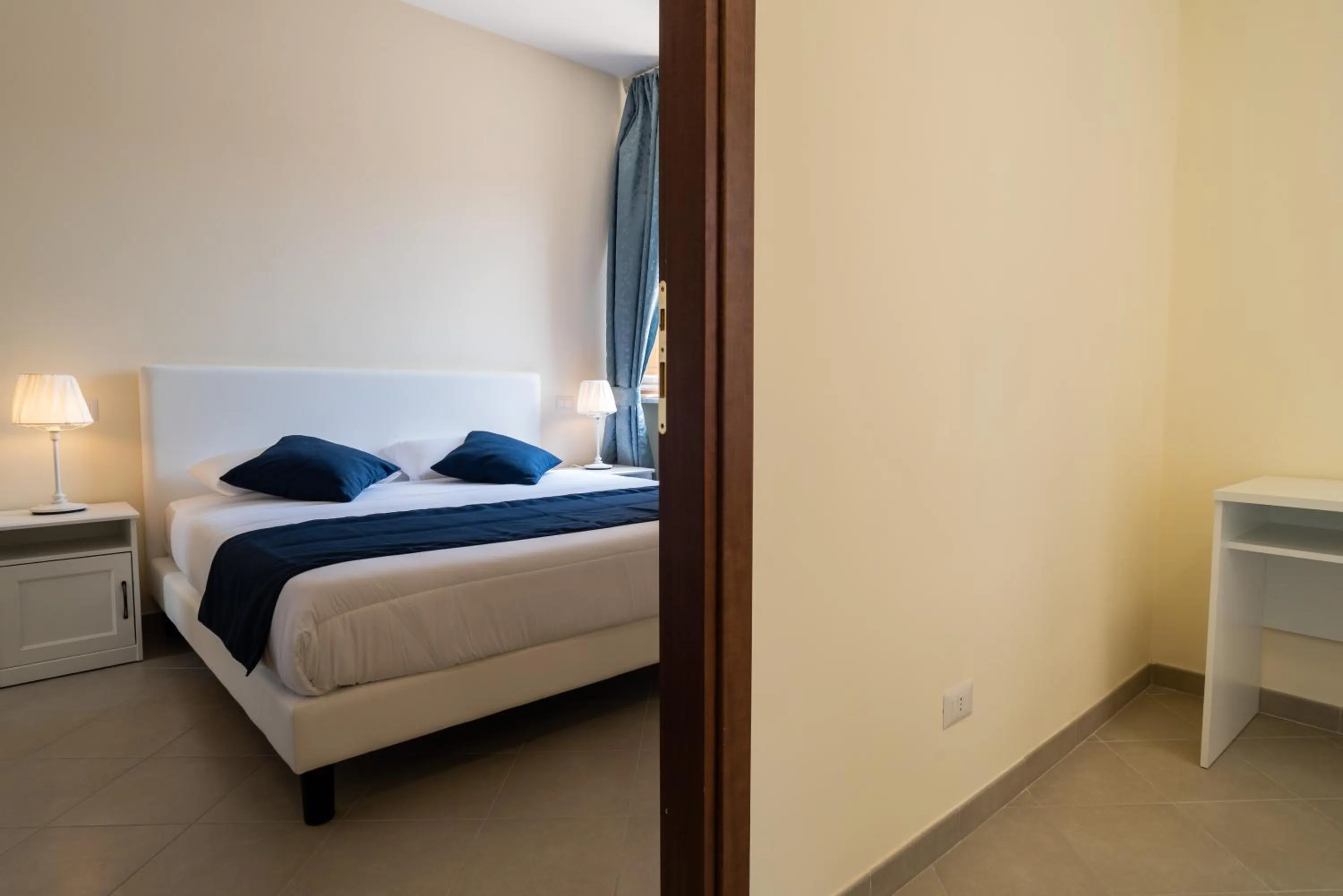 Bed in Minerva Monks Inn