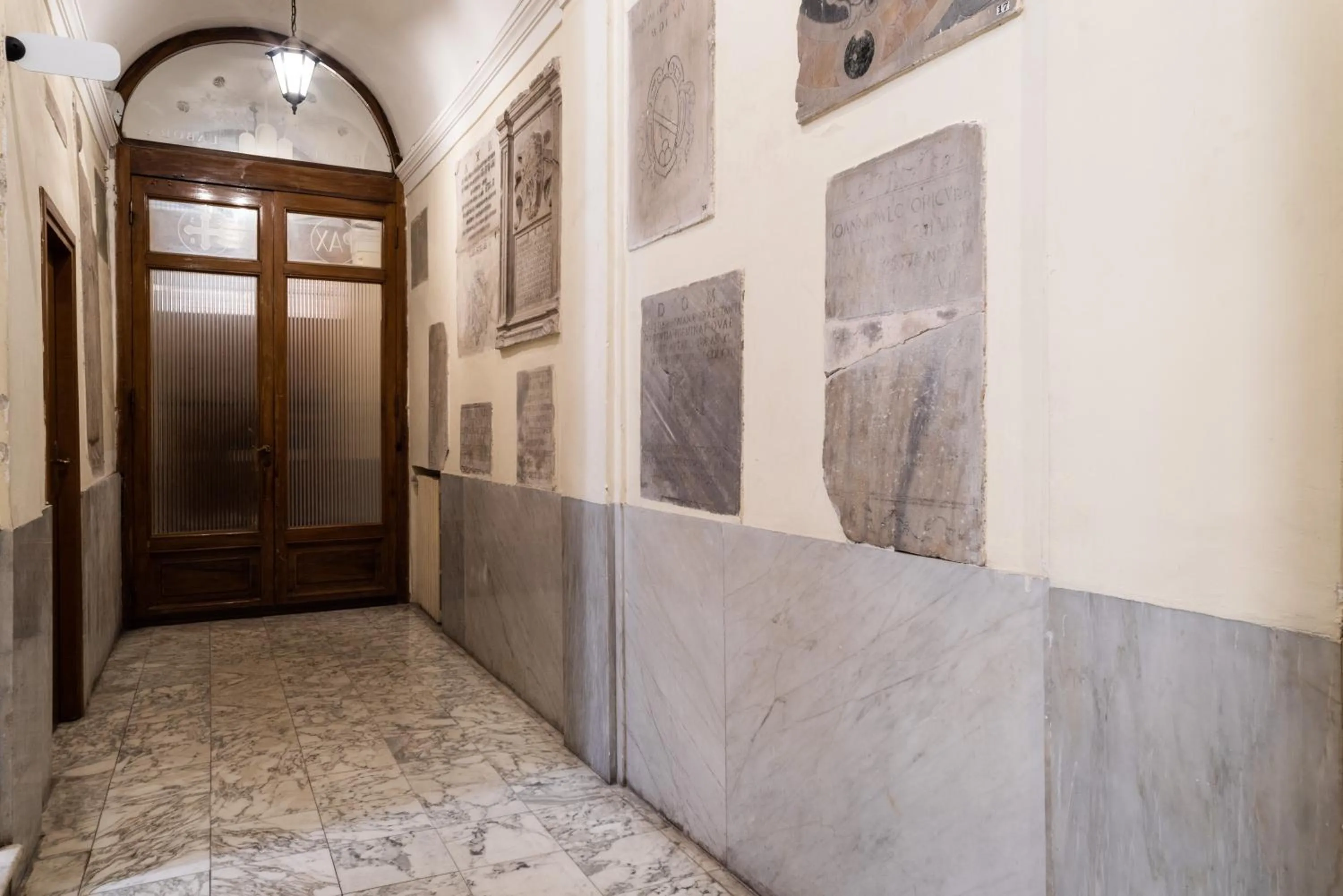 Facade/entrance in Minerva Monks Inn