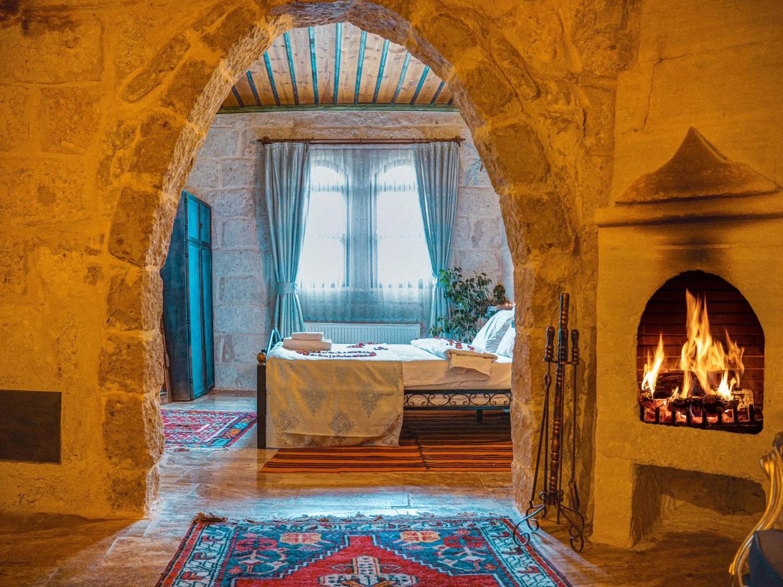 Photo of the whole room, Bed in Mahperi Cappadocia Cave