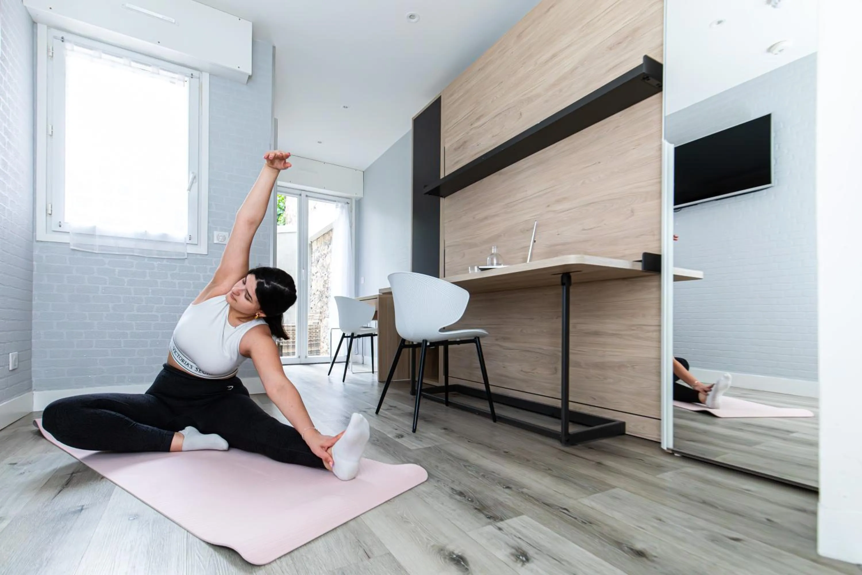 TV and multimedia in HOTEL DE PARIS MONTPARNASSE