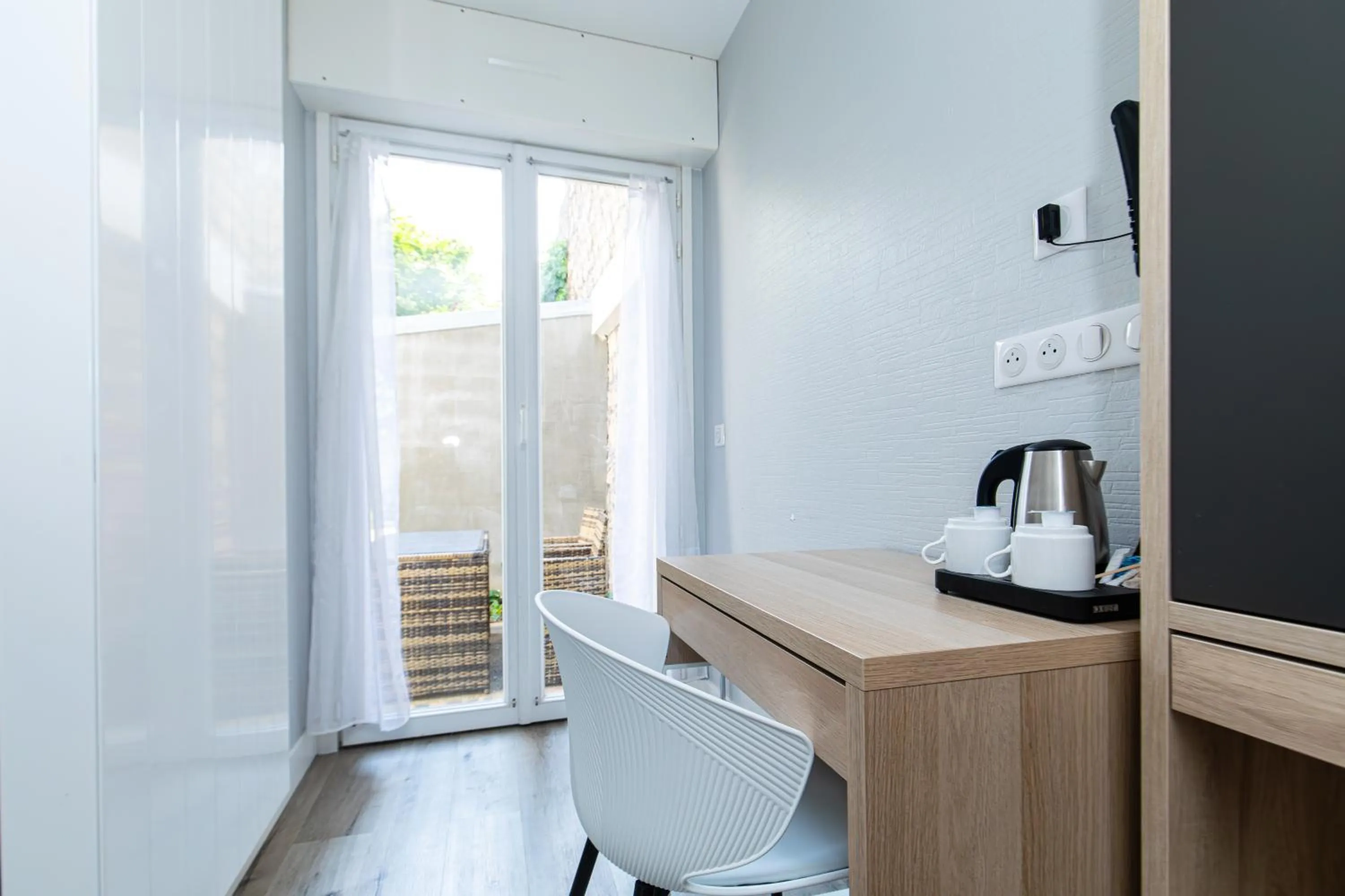 Coffee/tea facilities in HOTEL DE PARIS MONTPARNASSE
