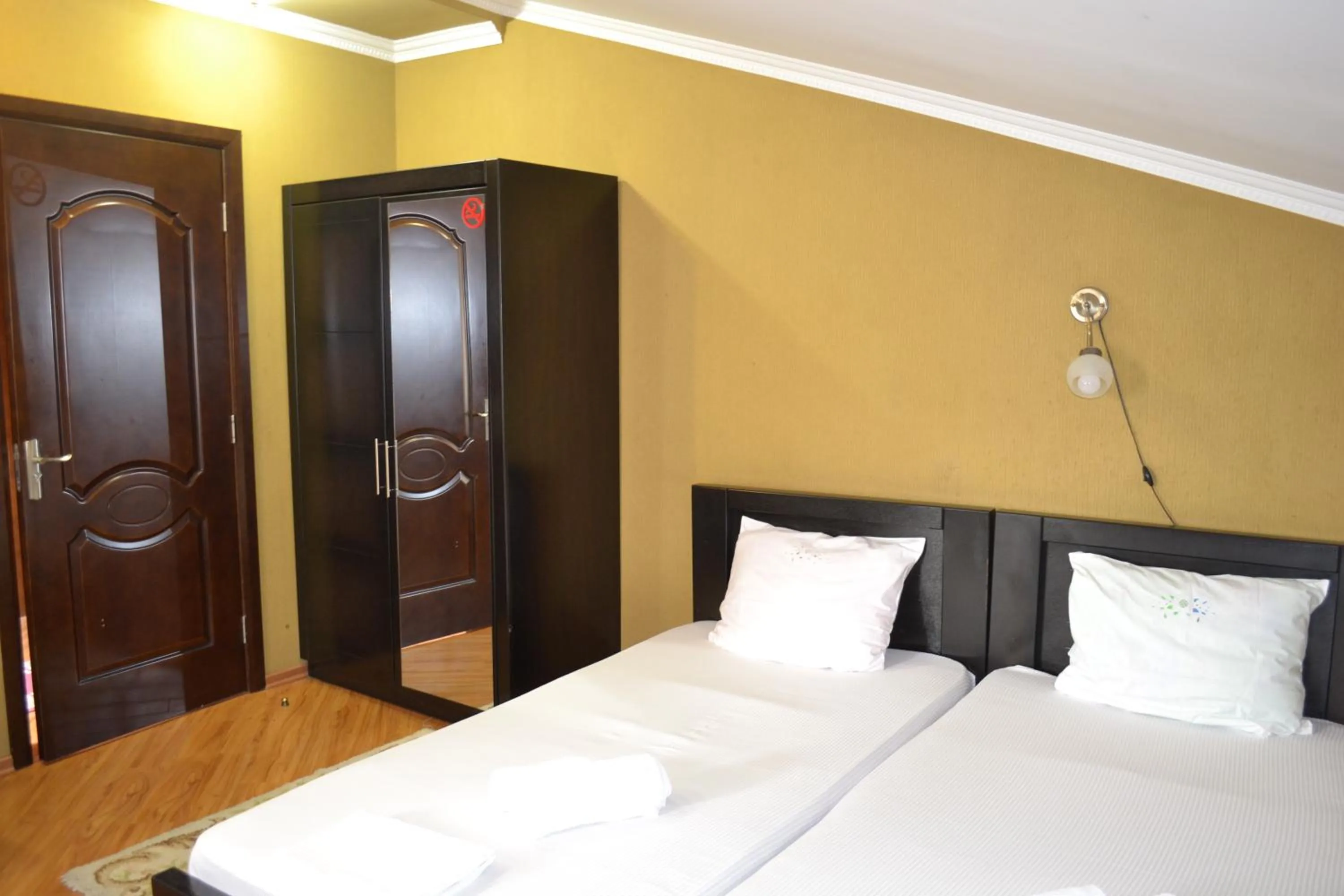 Other, Bed in Hotel Isaka