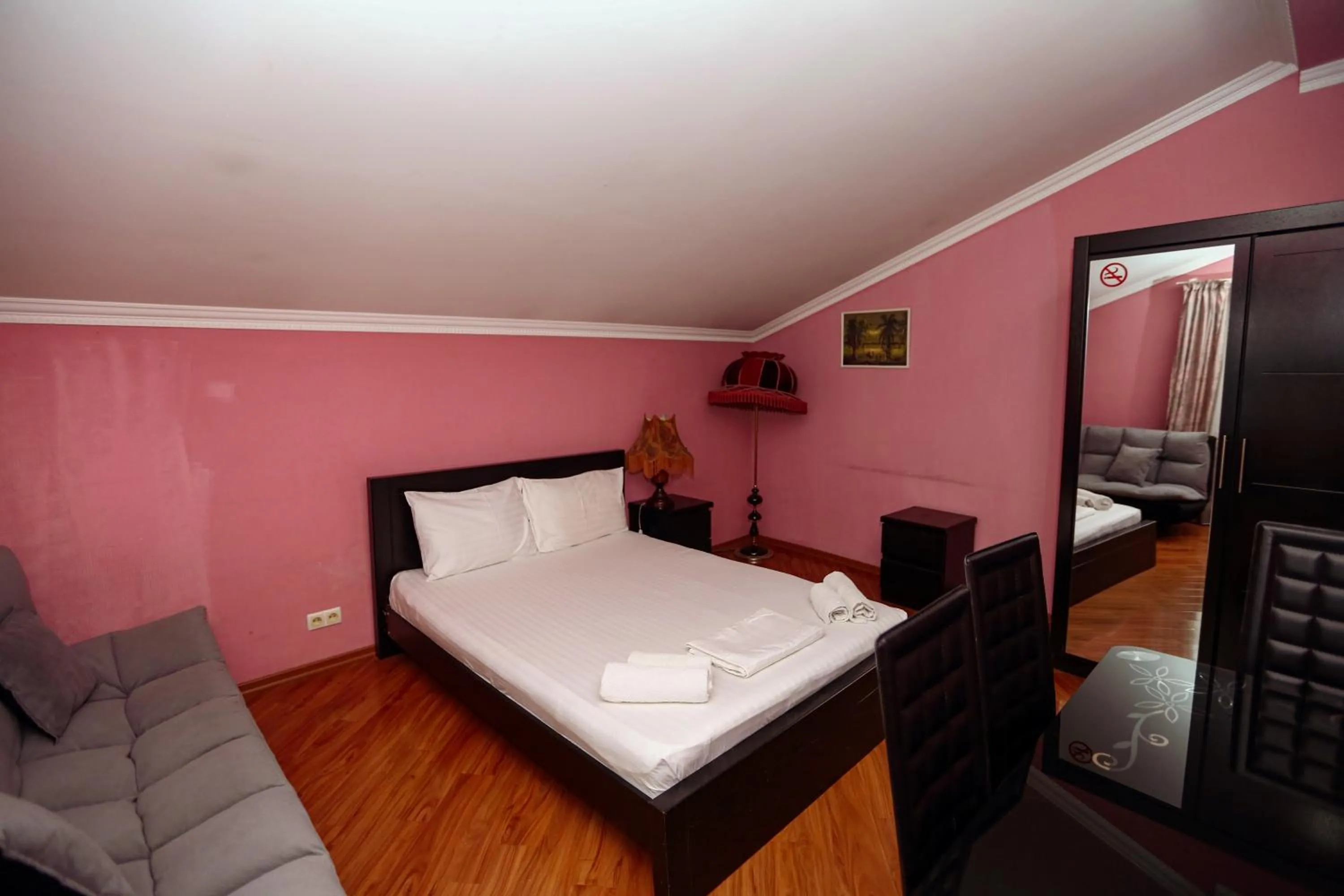 Photo of the whole room, Bed in Hotel Isaka