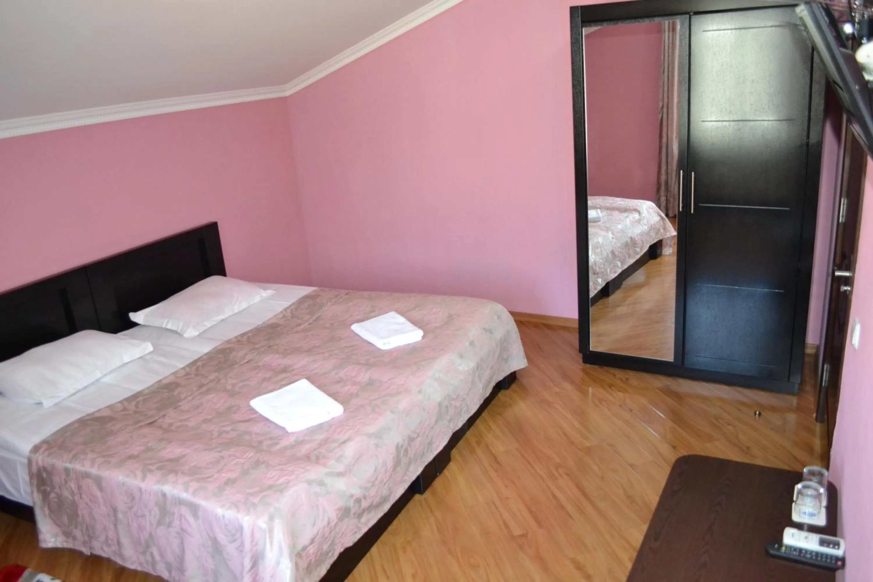 Bedroom, Bed in Hotel Isaka