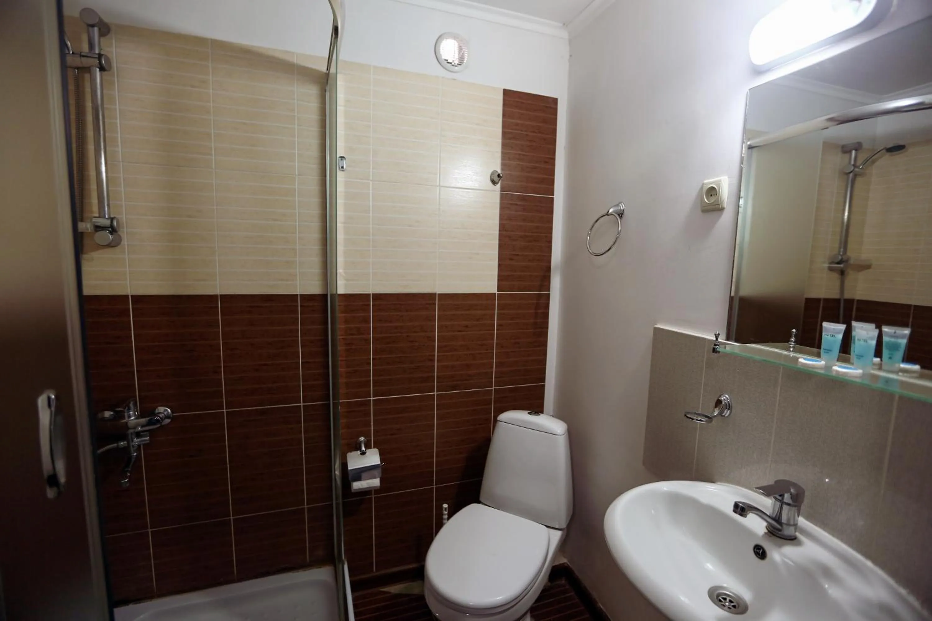 Bathroom in Hotel Isaka