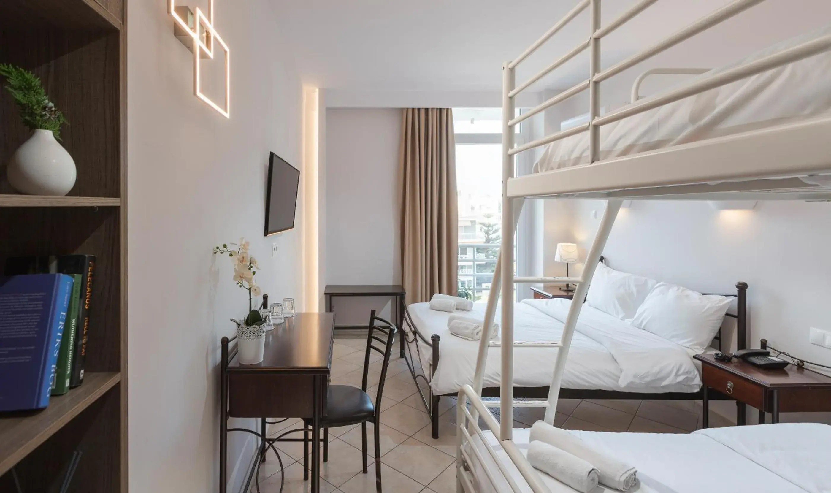 Quintuple Room in Minavra Hotel Quintuple Room in Minavra Hotel