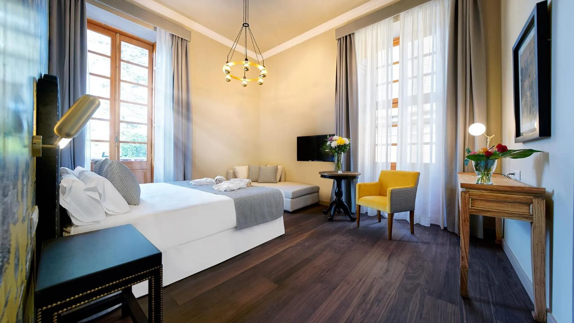 Bedroom, Bed in Hotel Emblemático Agáldar