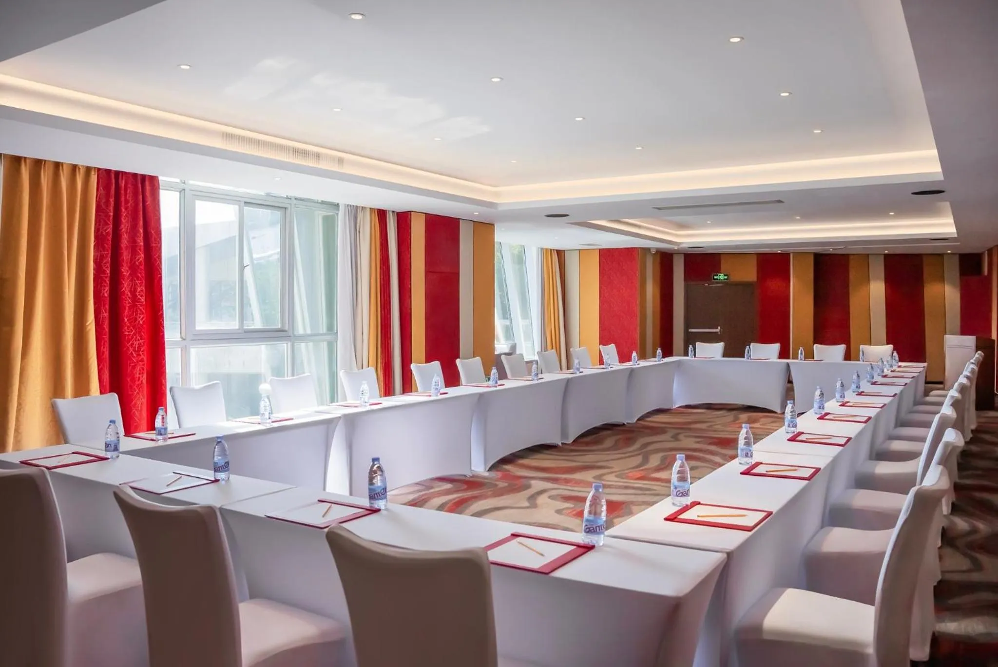 Meeting/conference room in Hotel Indigo Xiamen Harbour by IHG