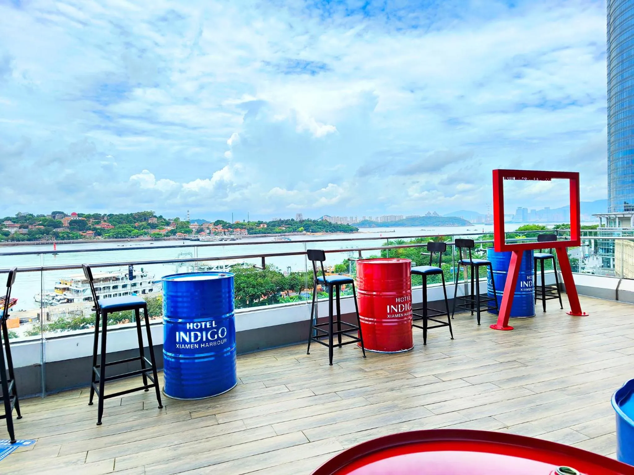 Lounge or bar in Hotel Indigo Xiamen Harbour by IHG