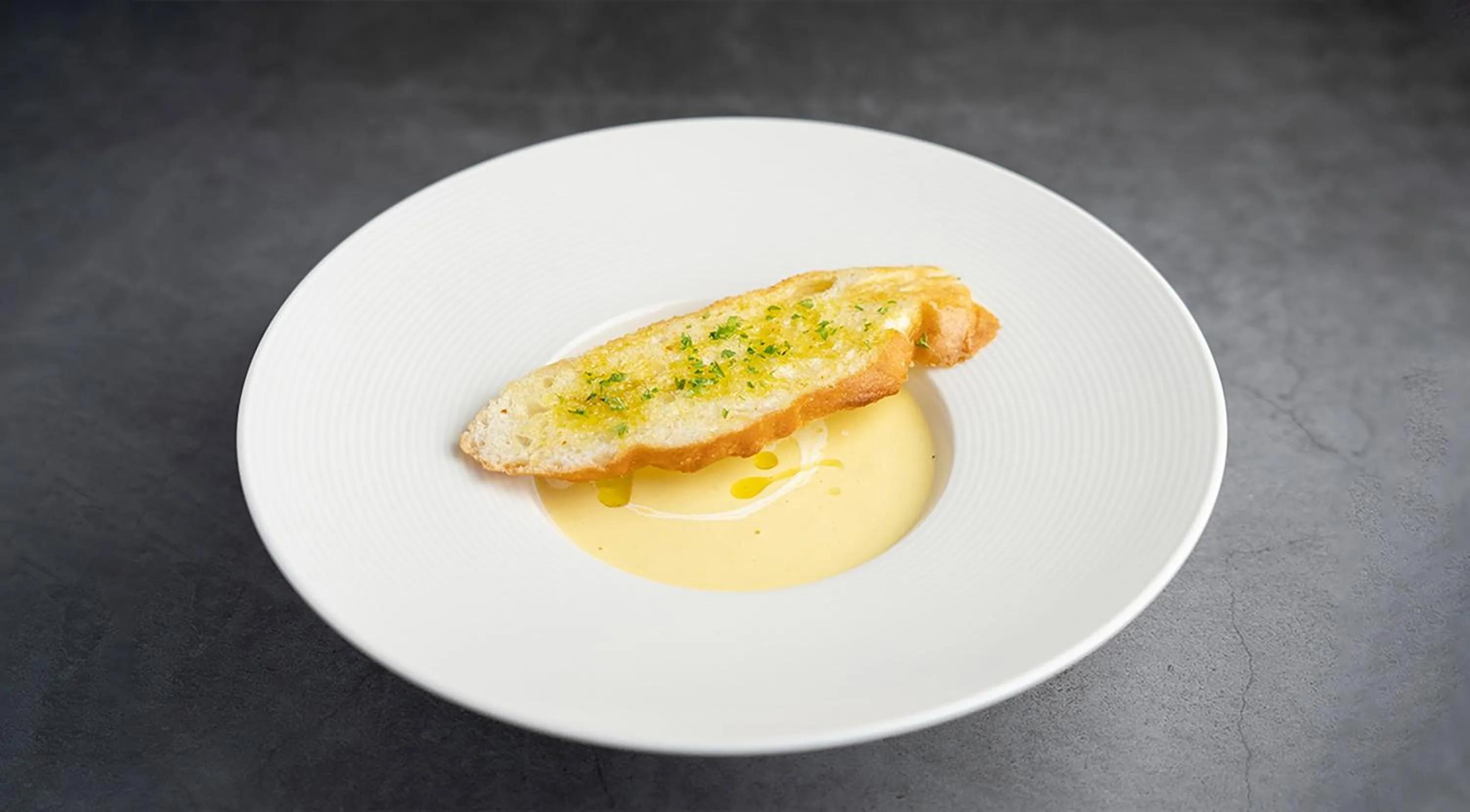 Restaurant/places to eat in Hotel Indigo Xiamen Harbour by IHG