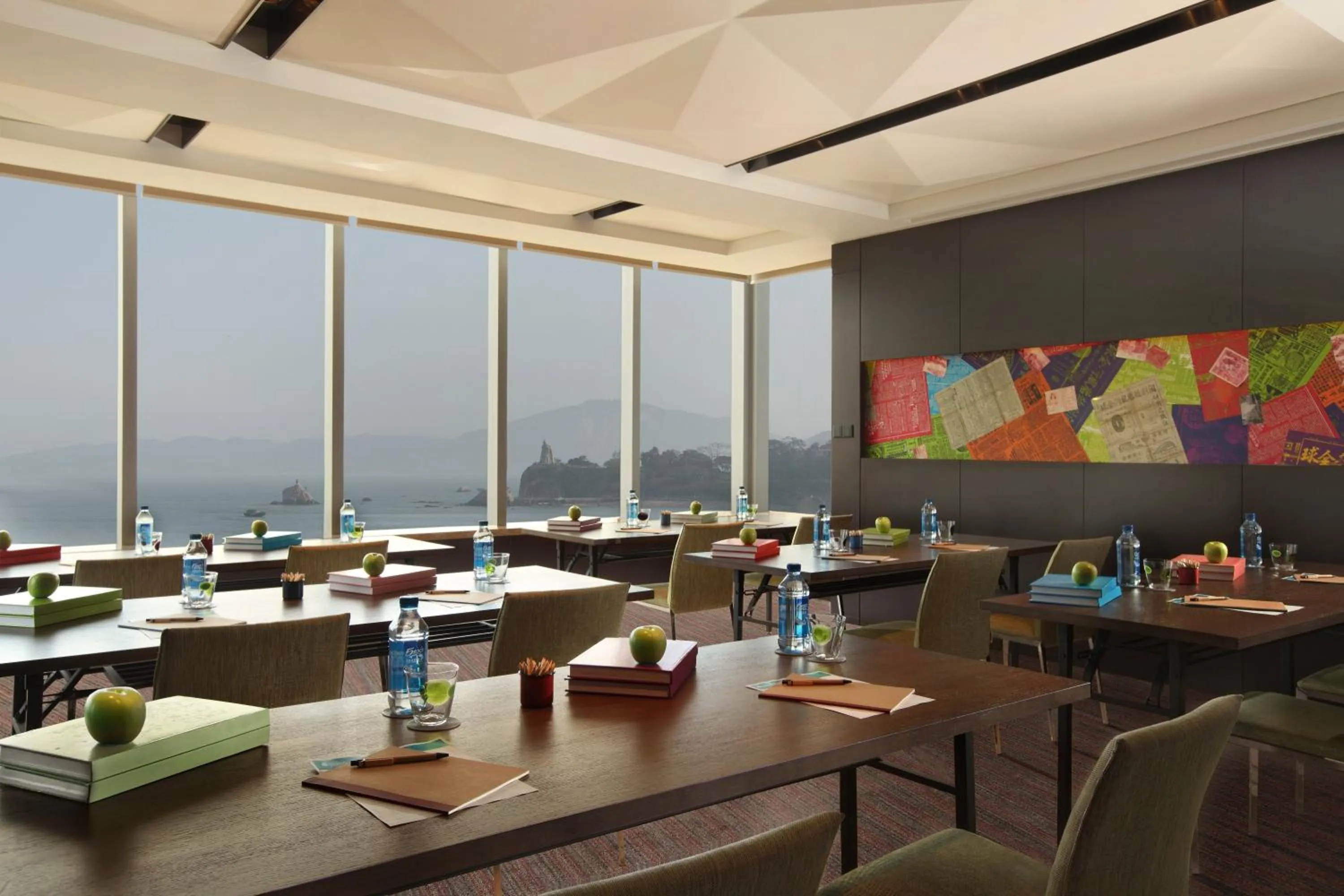 Meeting/conference room in Hotel Indigo Xiamen Harbour by IHG