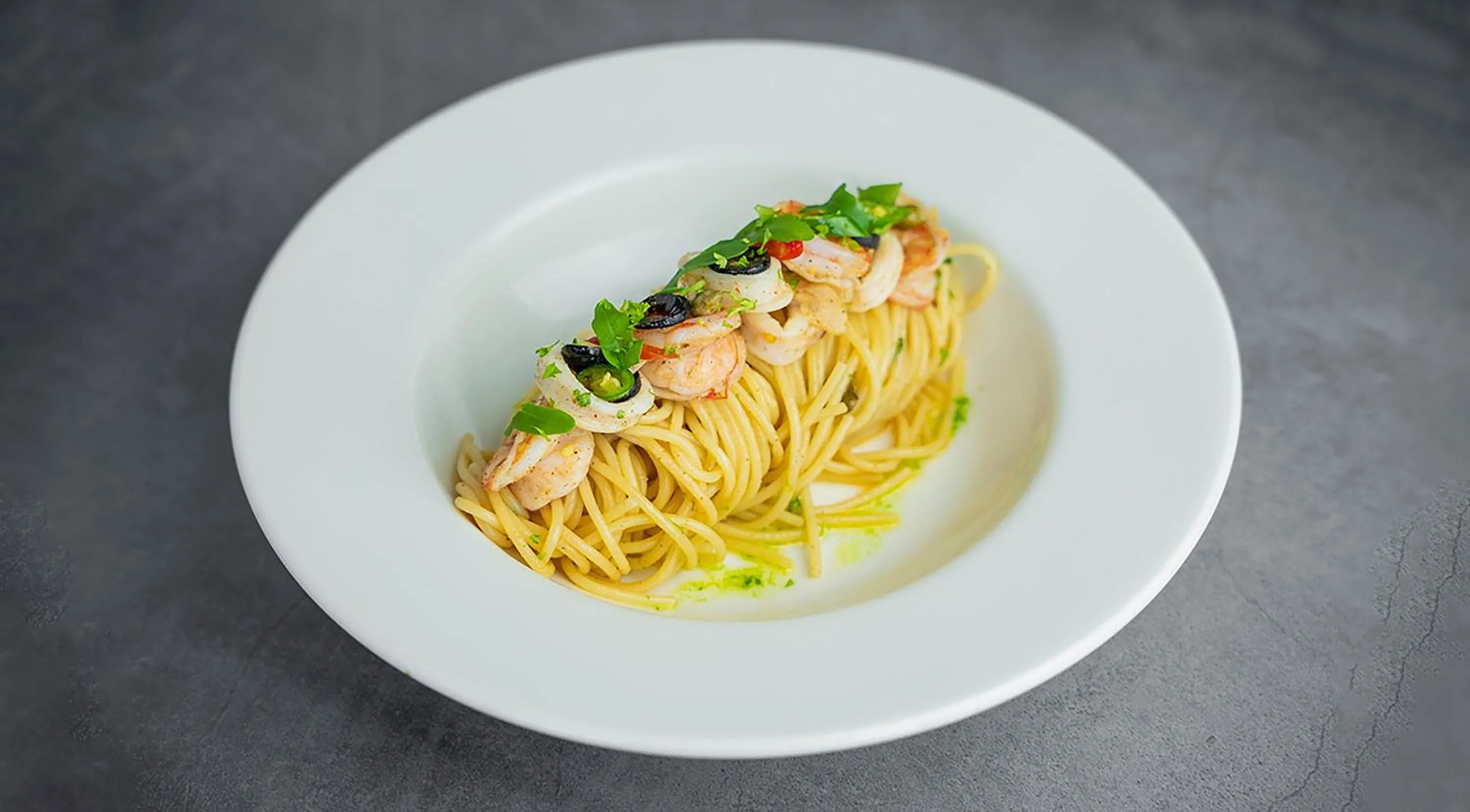 Restaurant/places to eat in Hotel Indigo Xiamen Harbour by IHG