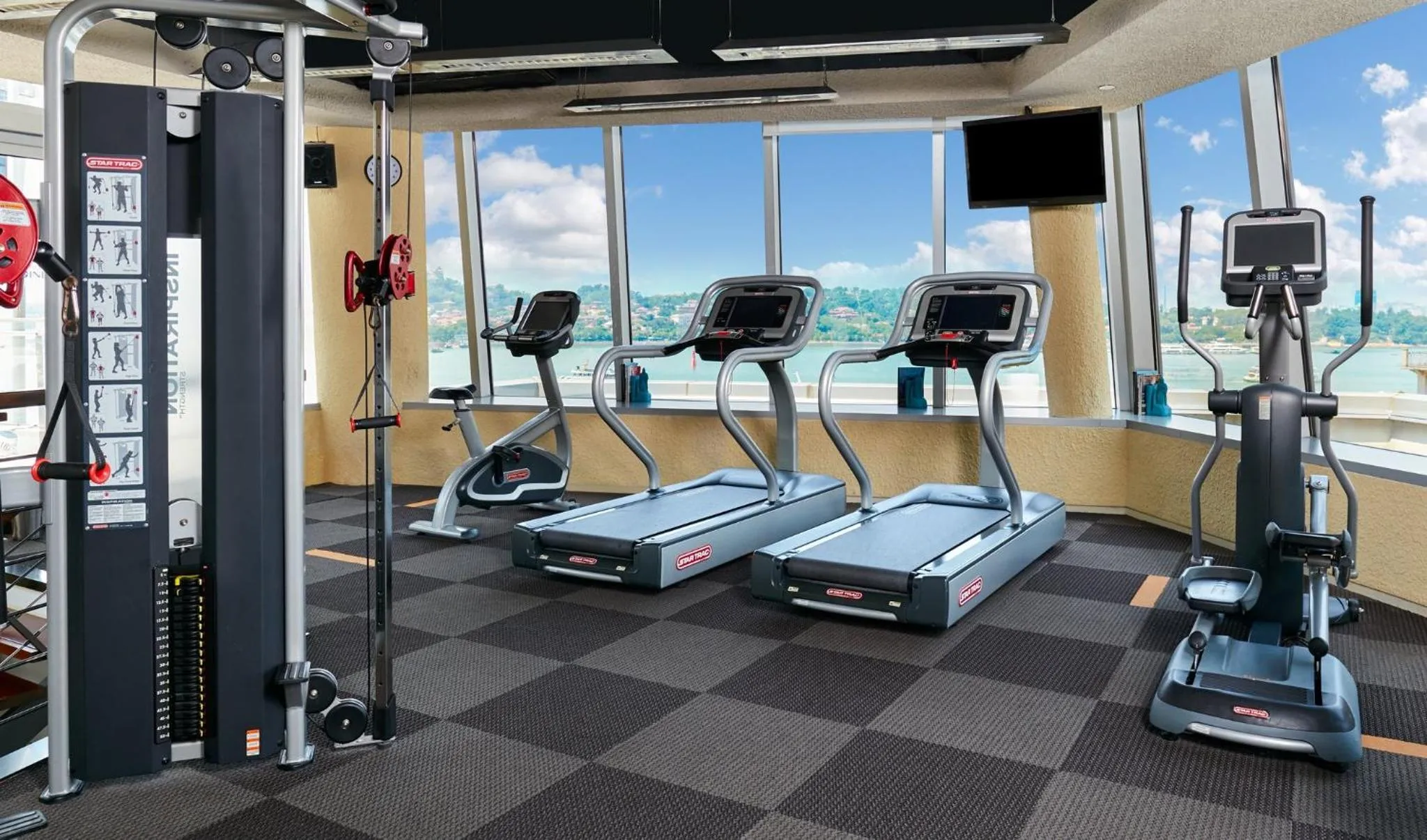 Fitness centre/facilities in Hotel Indigo Xiamen Harbour by IHG