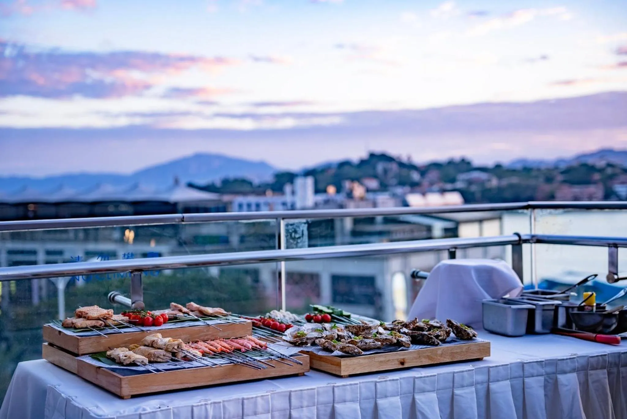 Restaurant/places to eat in Hotel Indigo Xiamen Harbour by IHG