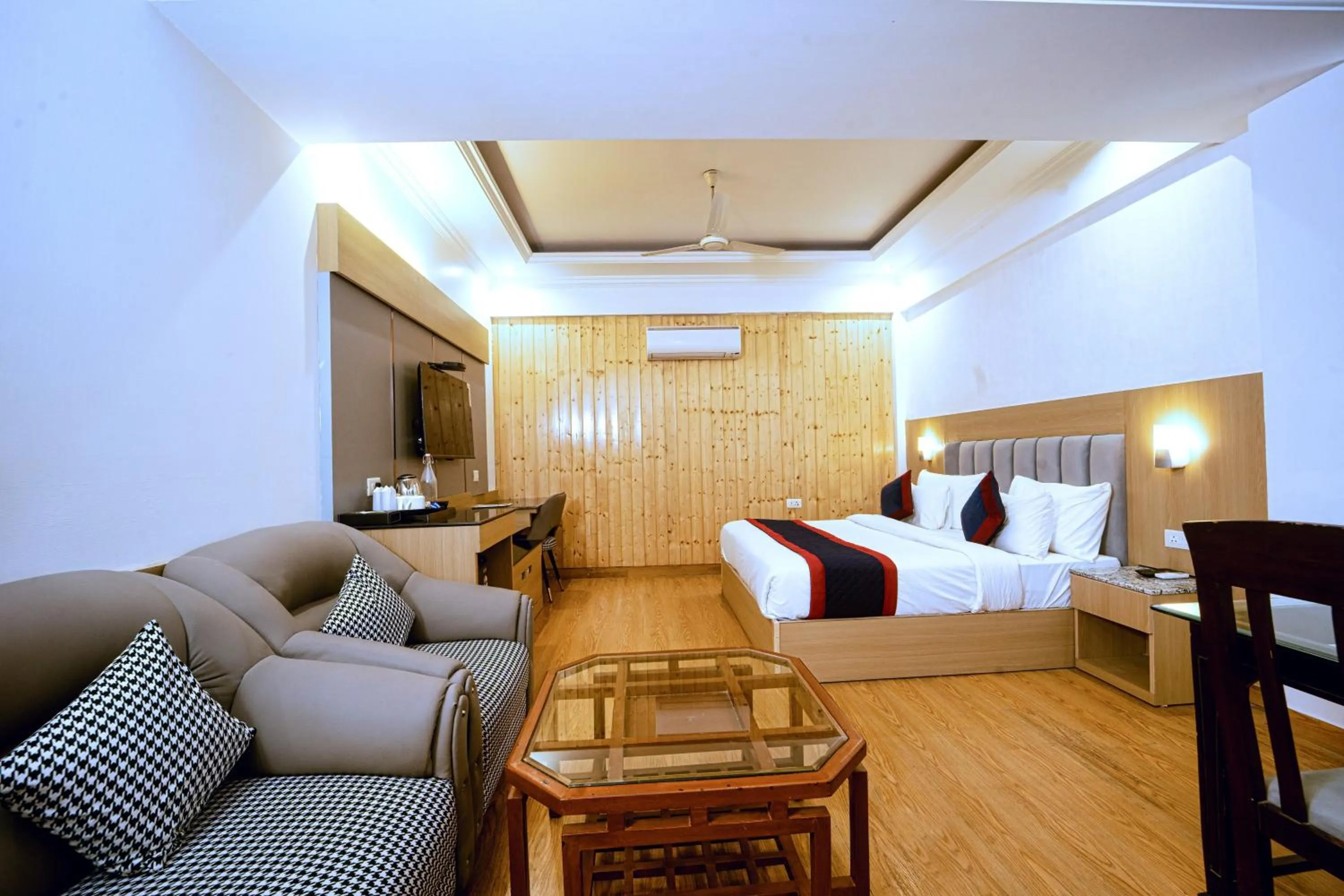 Photo of the whole room, Bed in Grand Legacy Beacon, Dehradun