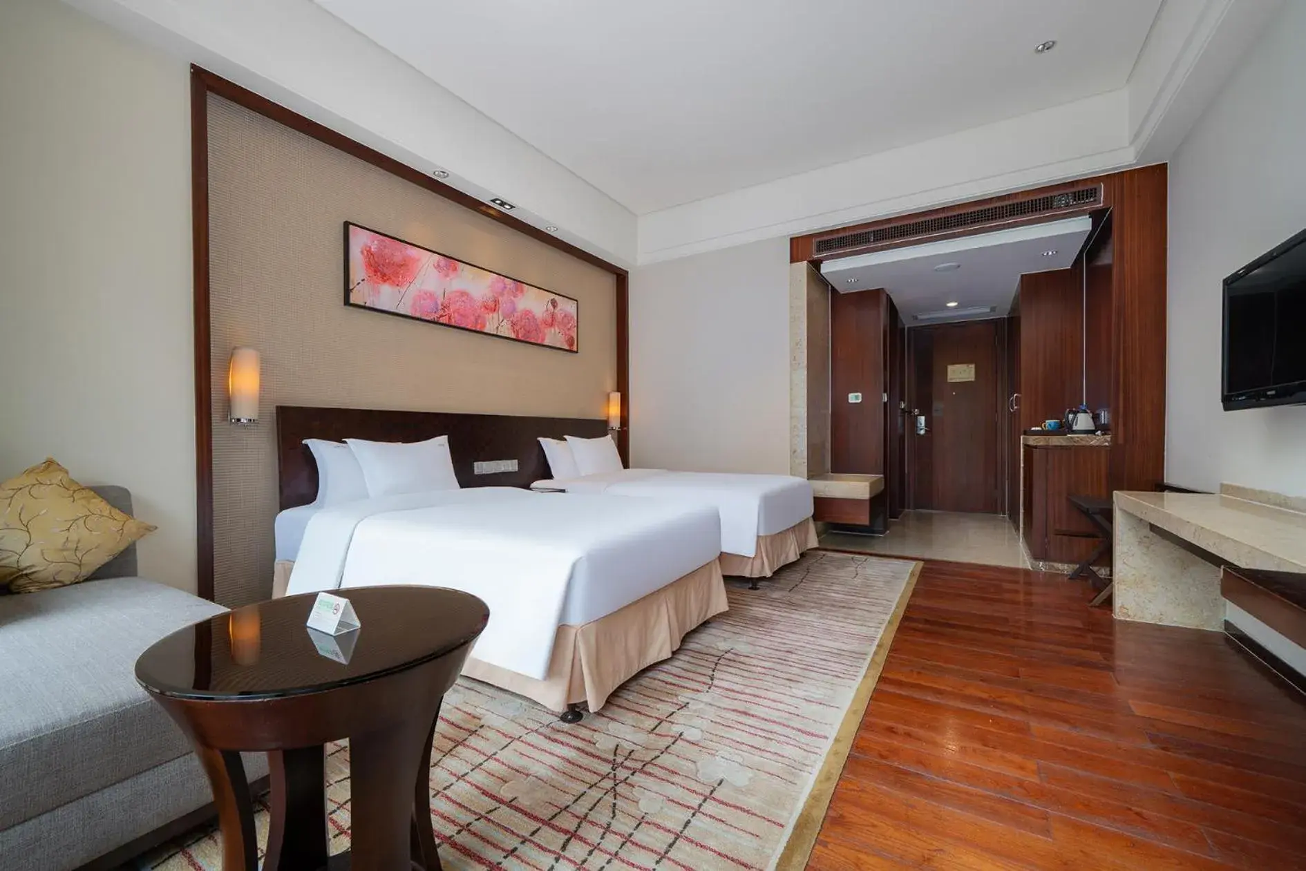 Premium Twin Room with Mountain view in Holiday Inn Resort Chaohu Hot Spring by IHG Premium Twin Room with Mountain view in Holiday Inn Resort Chaohu Hot Spring by IHG