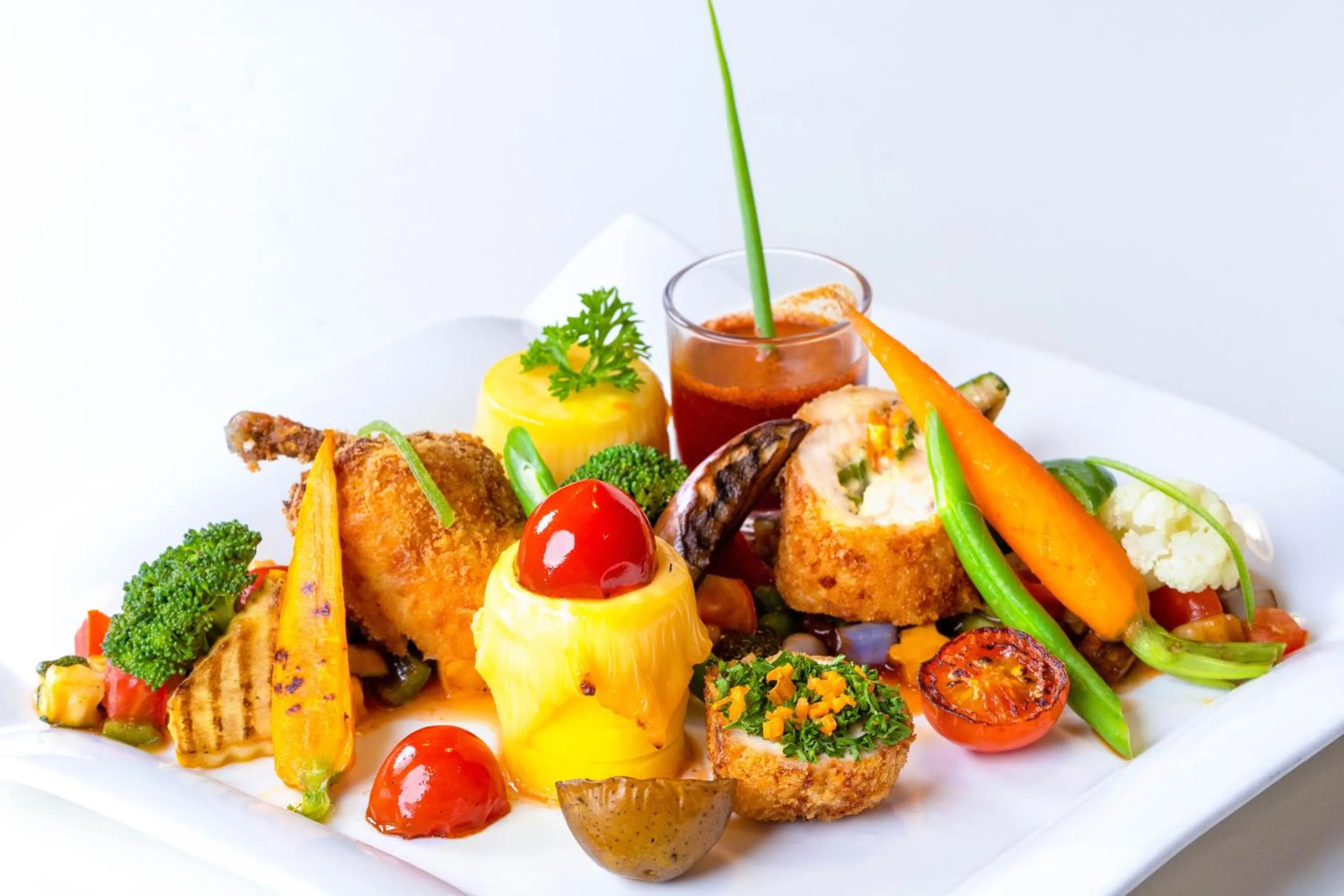 Restaurant/places to eat in Chaarya Resort & Spa