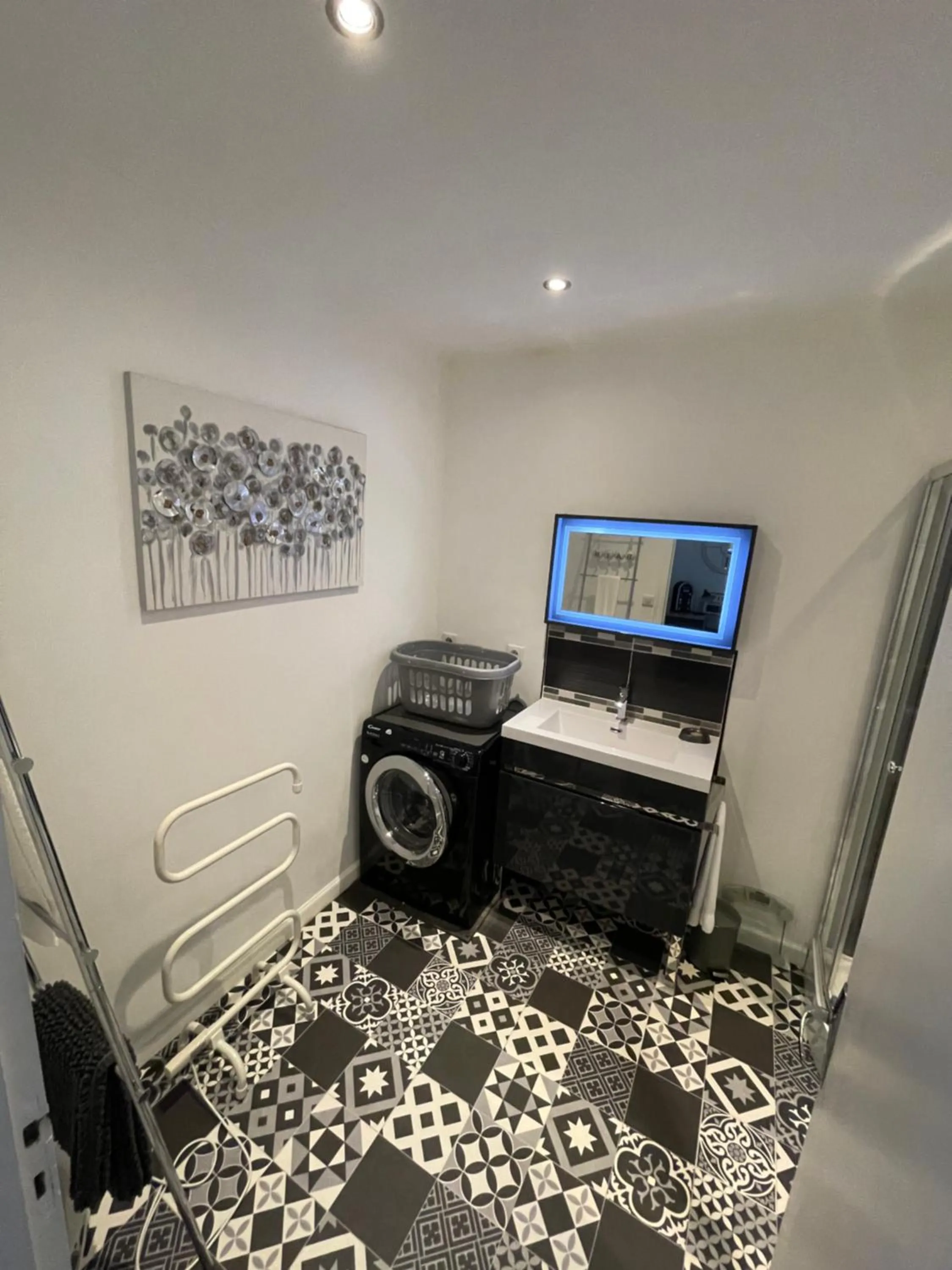 Apartment with Pool View  in Vue du Château d'Excideuil en chambres