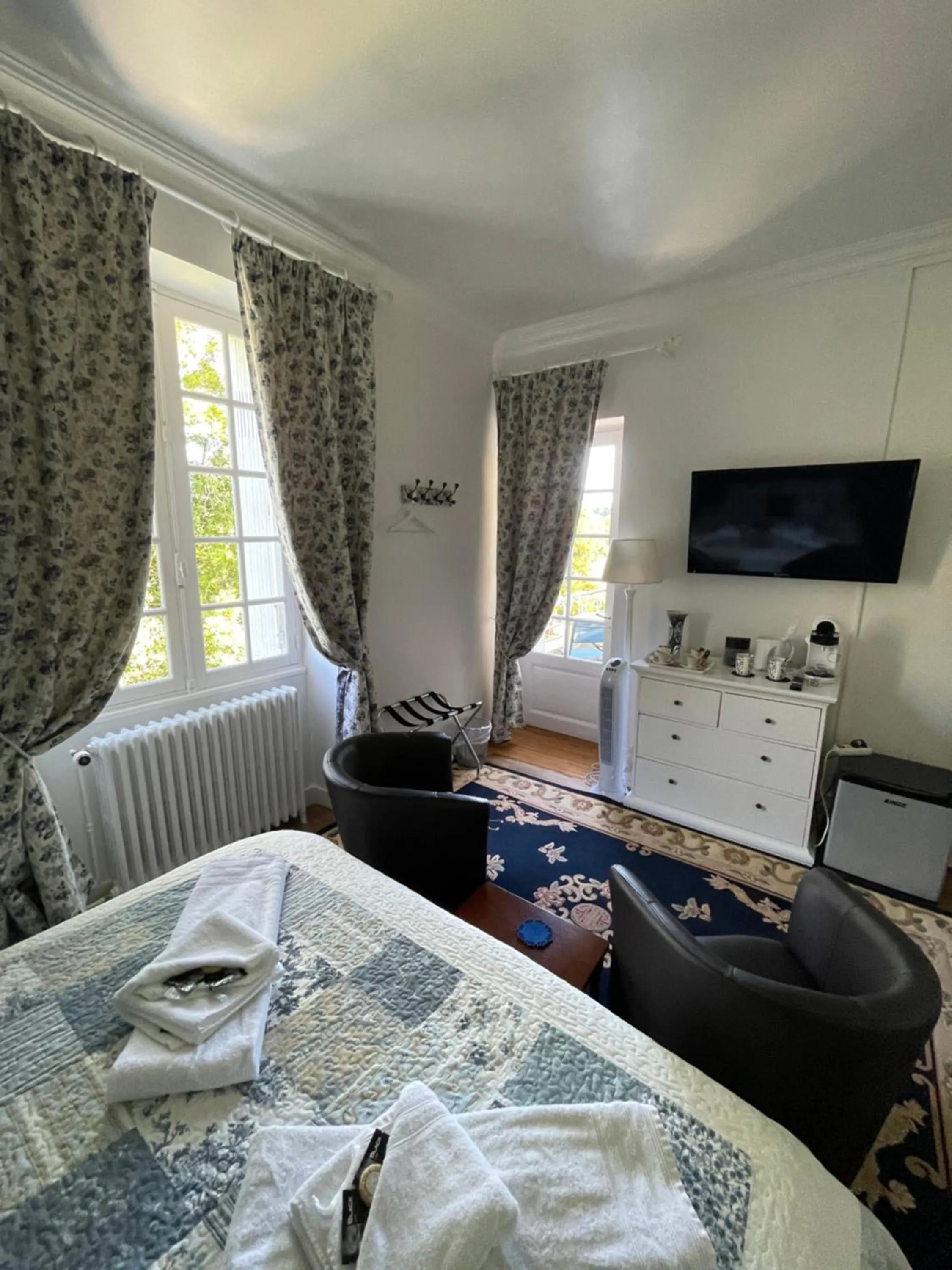 Vue du Château d'Excideuil en chambres