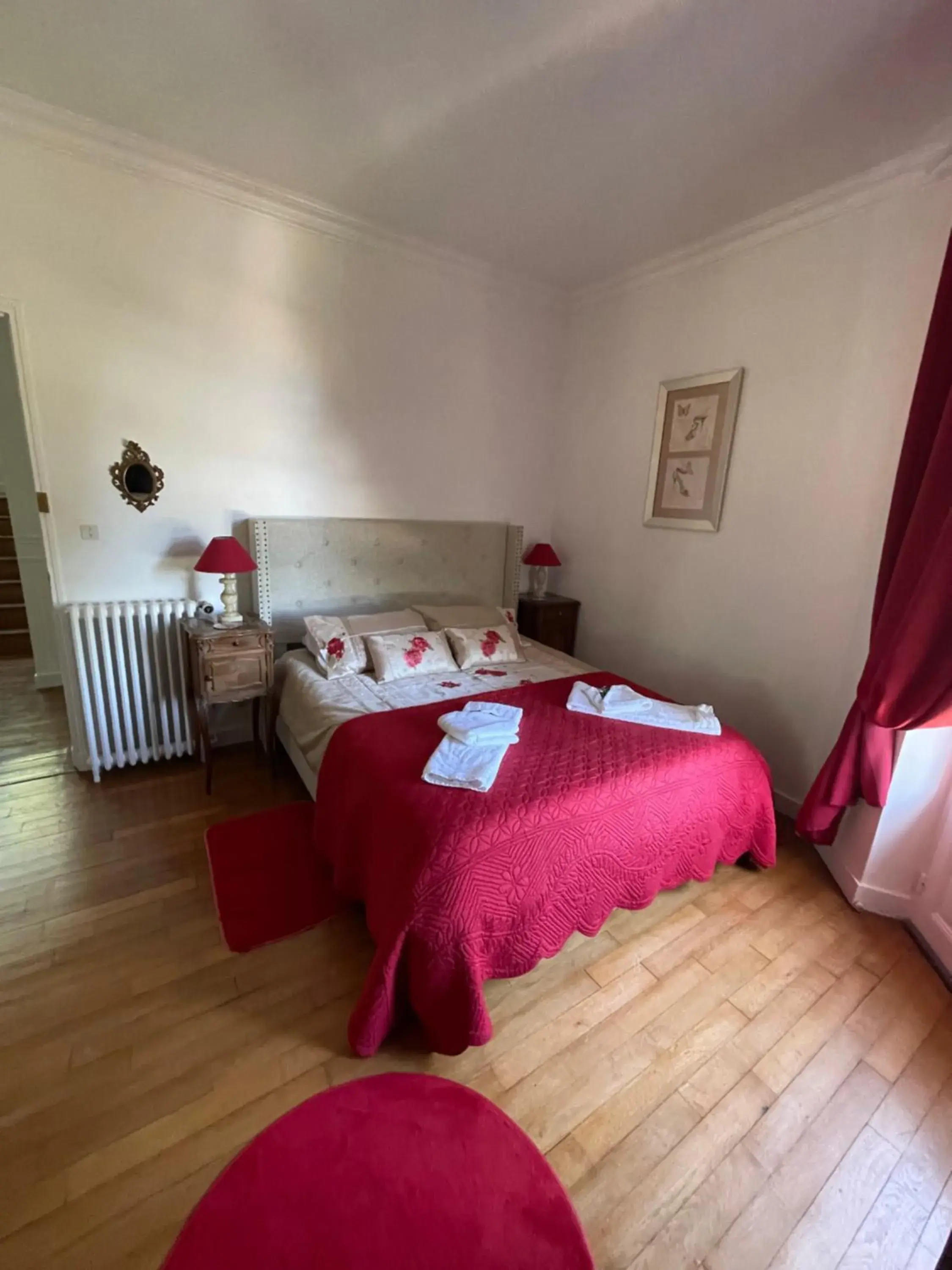 Double Room with Private Bathroom in Vue du Château d'Excideuil en chambres Double Room with Private Bathroom in Vue du Château d'Excideuil en chambres