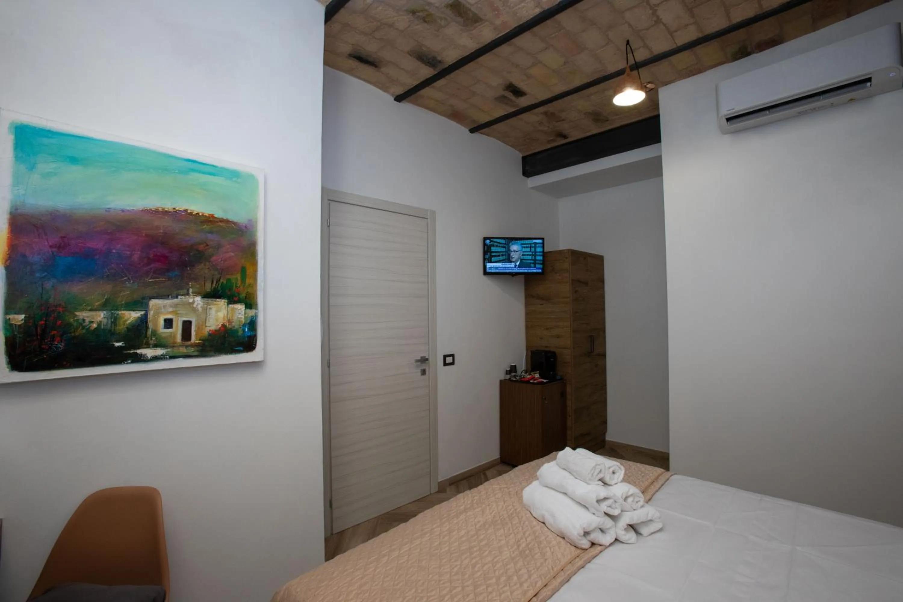 TV and multimedia, Bed in AL 54 Accommodation