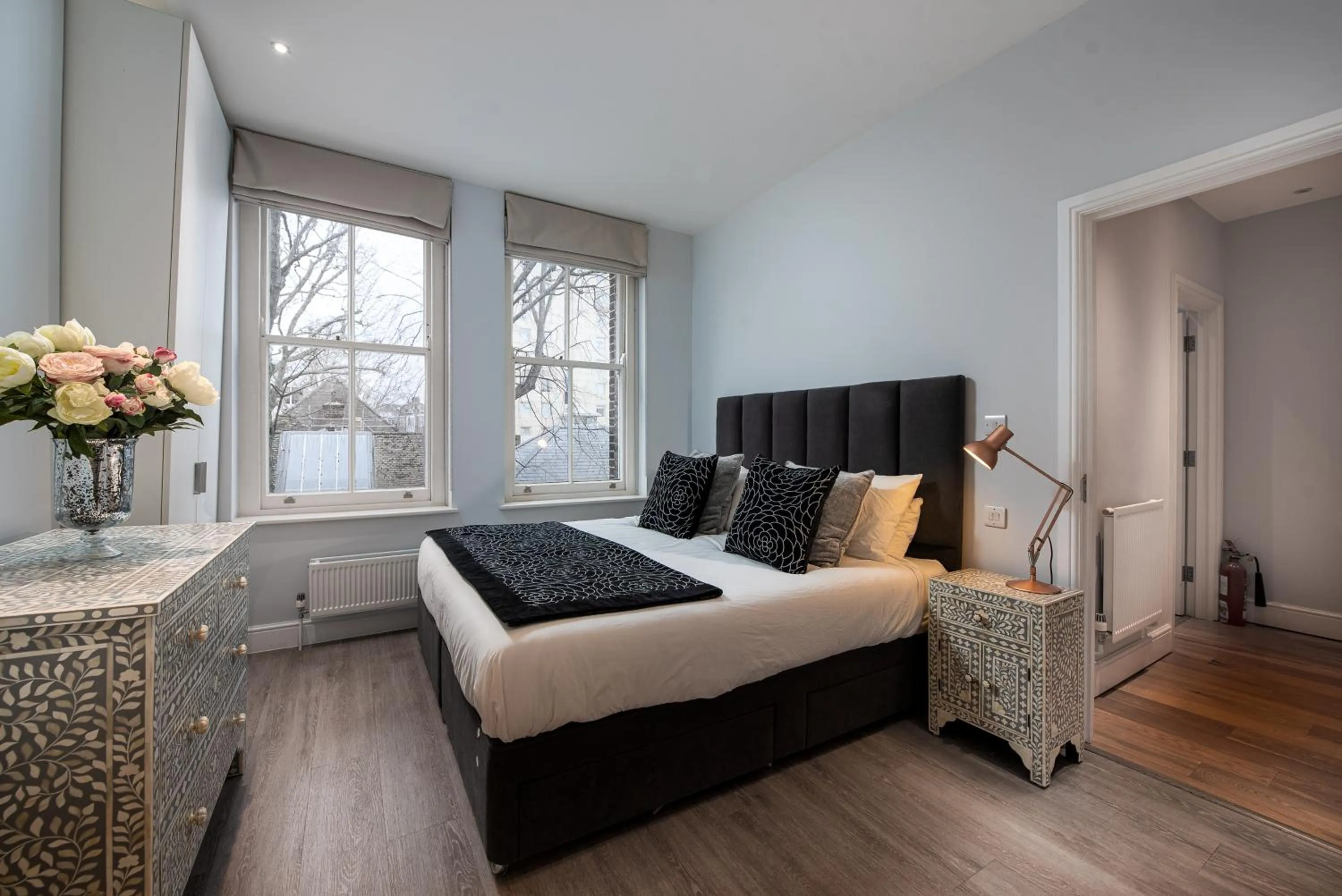 Bedroom, Bed in Beaufort Mansions , Chelsea