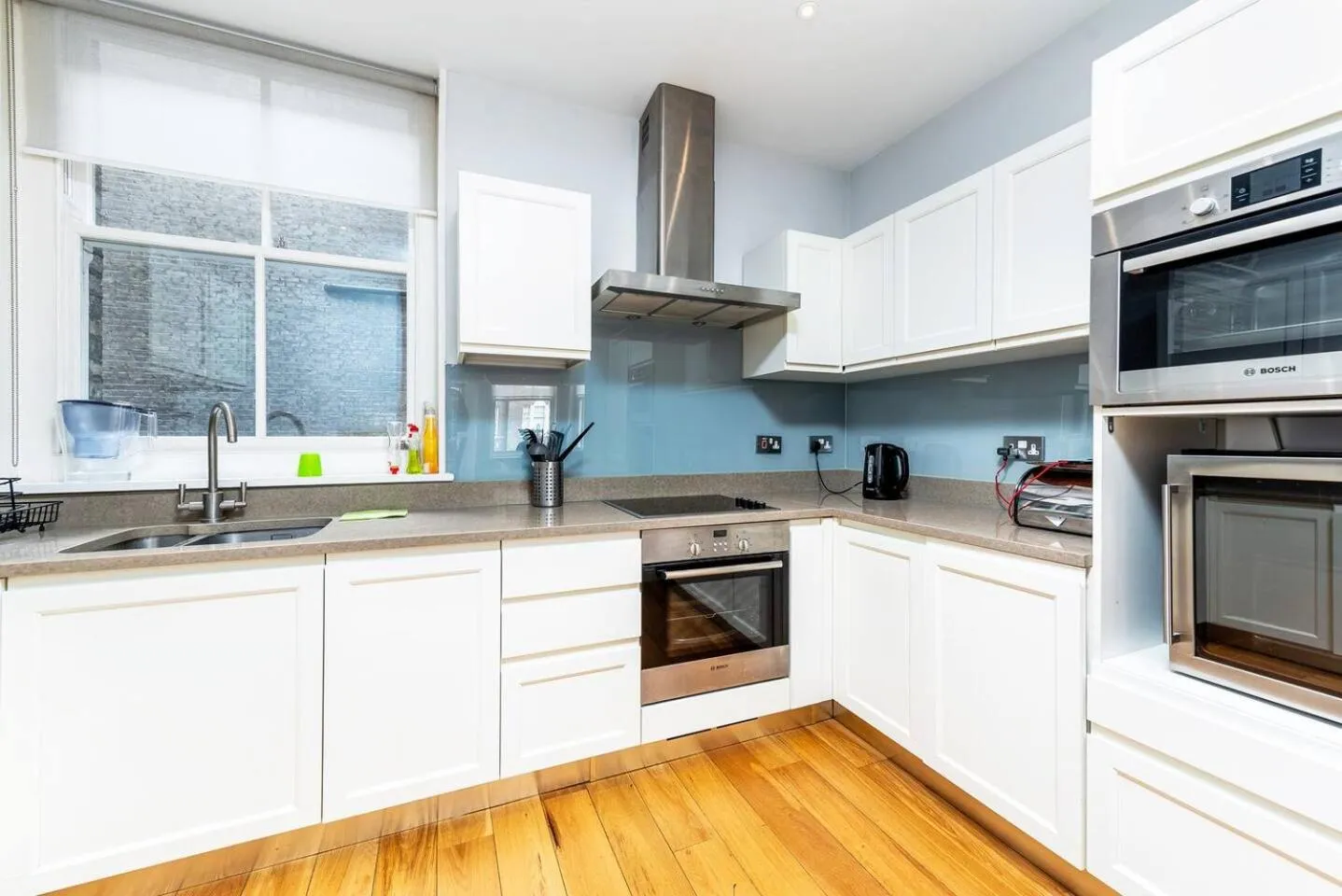 Kitchen or kitchenette in Beaufort Mansions , Chelsea