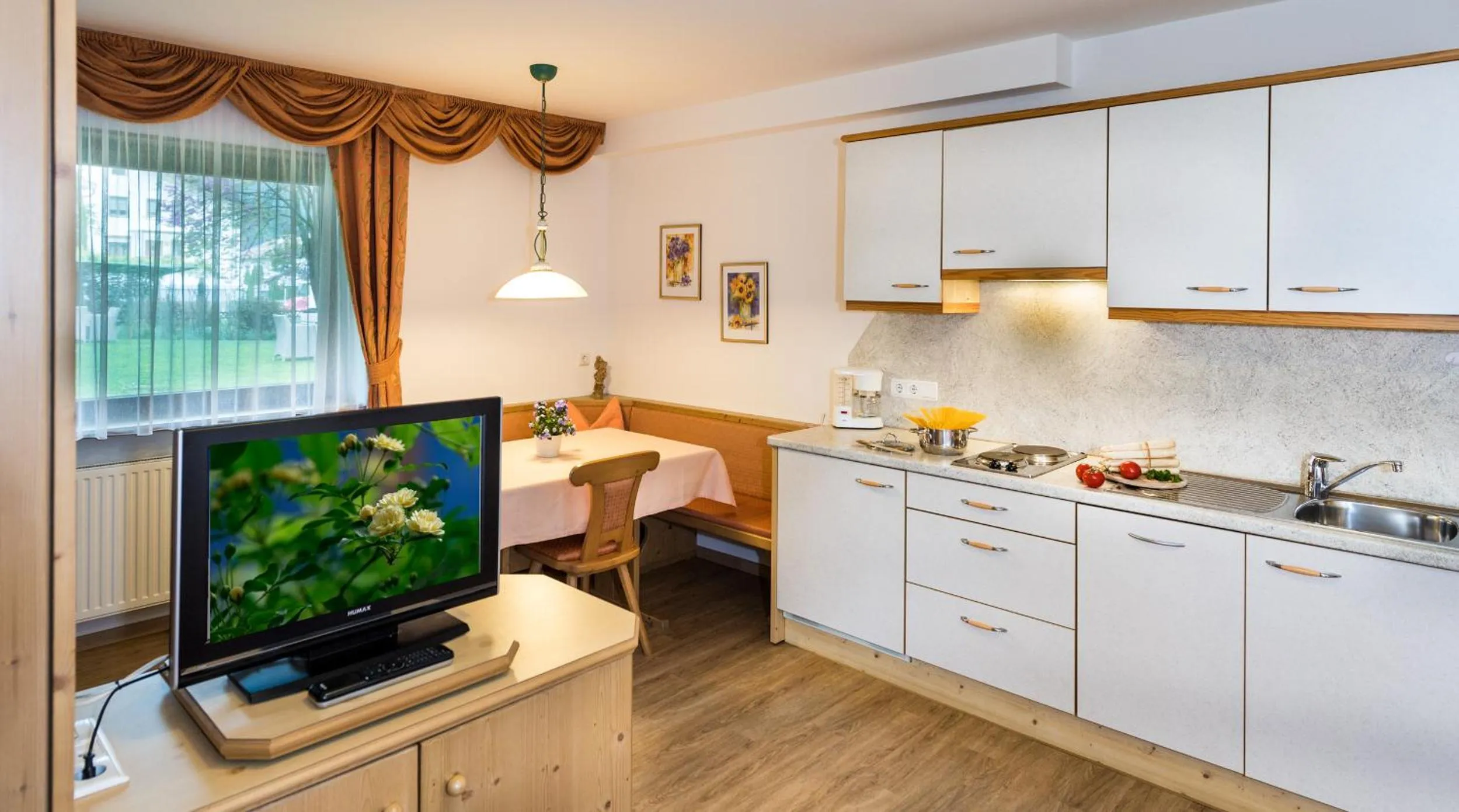 Kitchen or kitchenette in Apartm. & BB Ferienidylle Gstrein