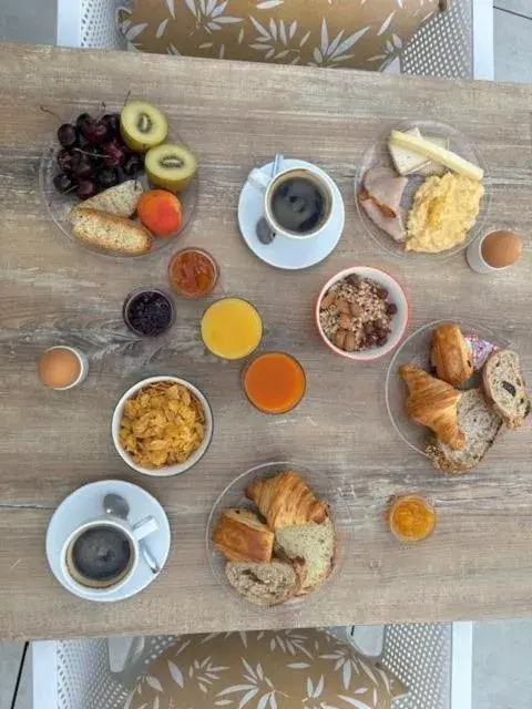 Twin Room in Hotel Restaurant l'Eskemm St Brieuc-Trégueux Twin Room in Hotel Restaurant l'Eskemm St Brieuc-Trégueux