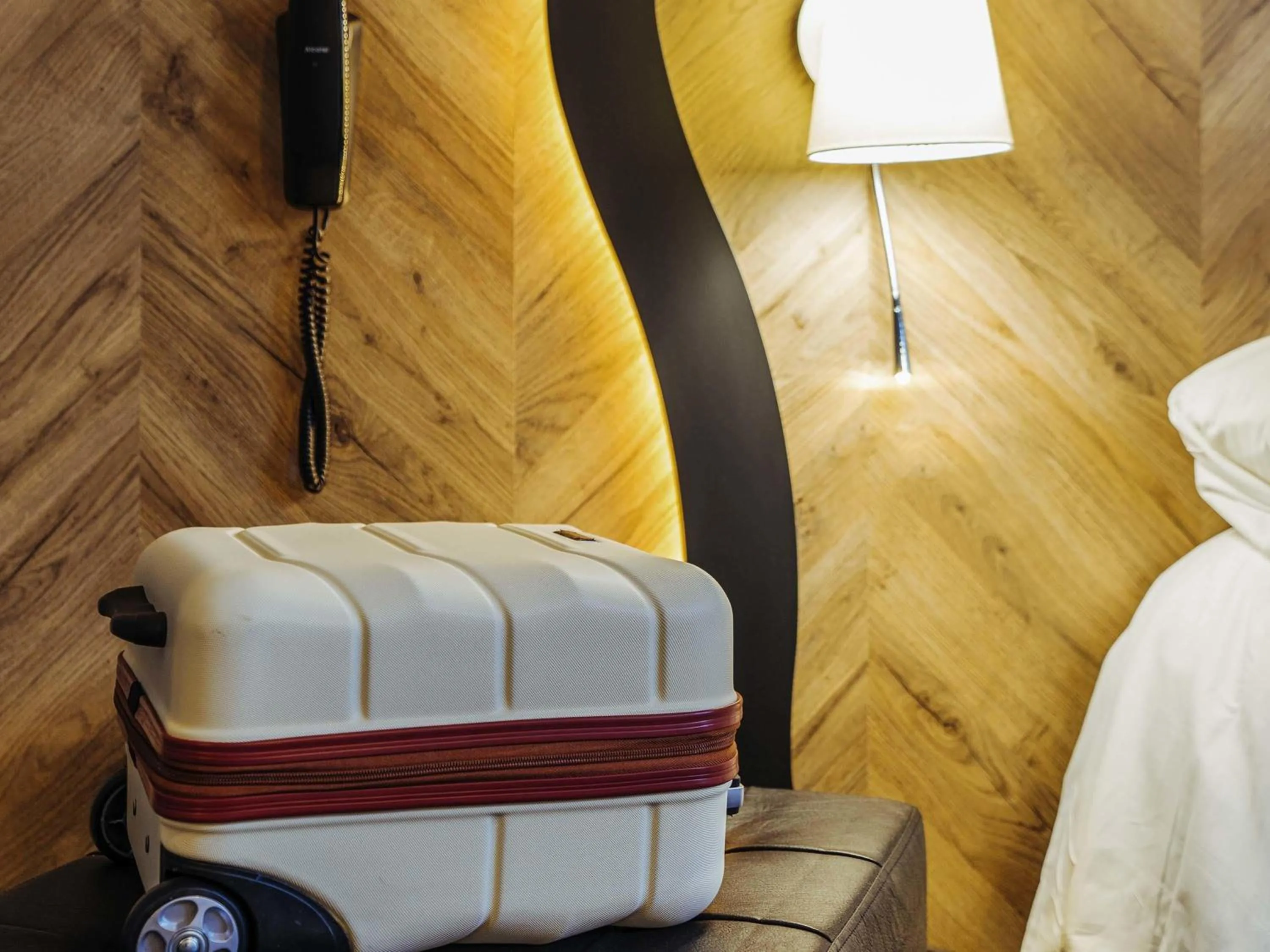 Bedroom in ibis Styles Douai Gare Gayant Expo