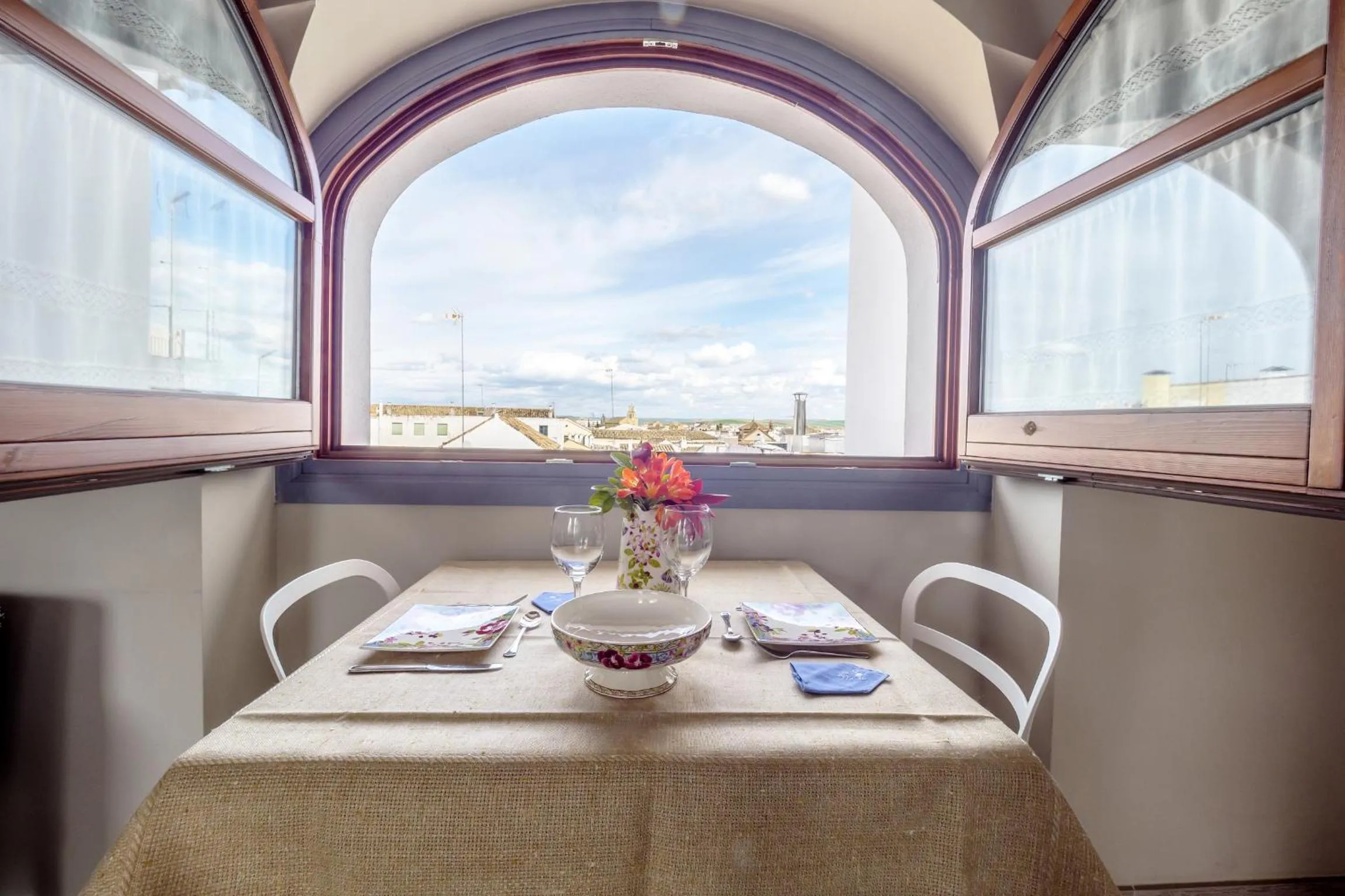 Dining area in ApartaSuites Alberca Deluxe