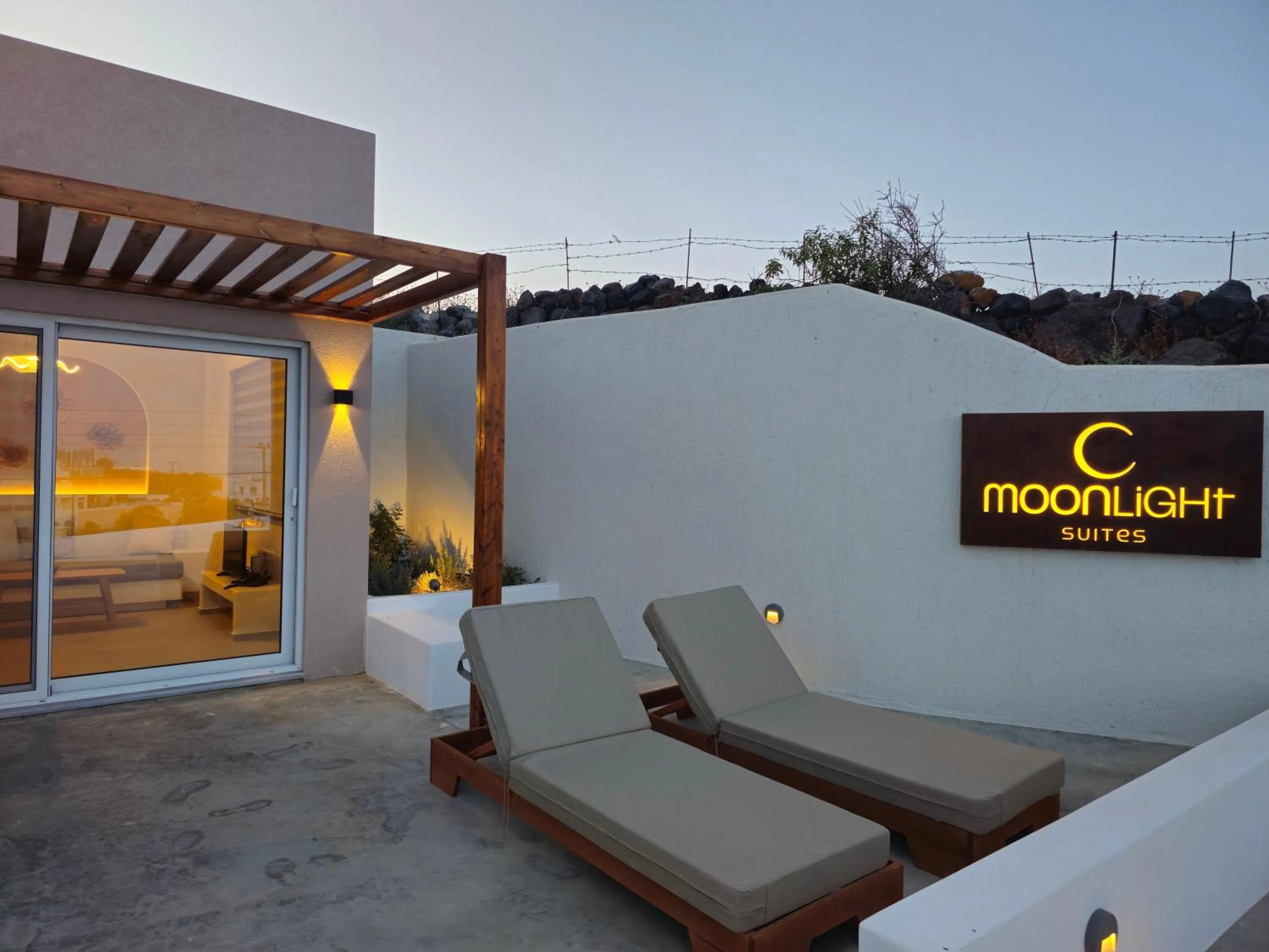 Property building in Moonlight Apartments & Suites