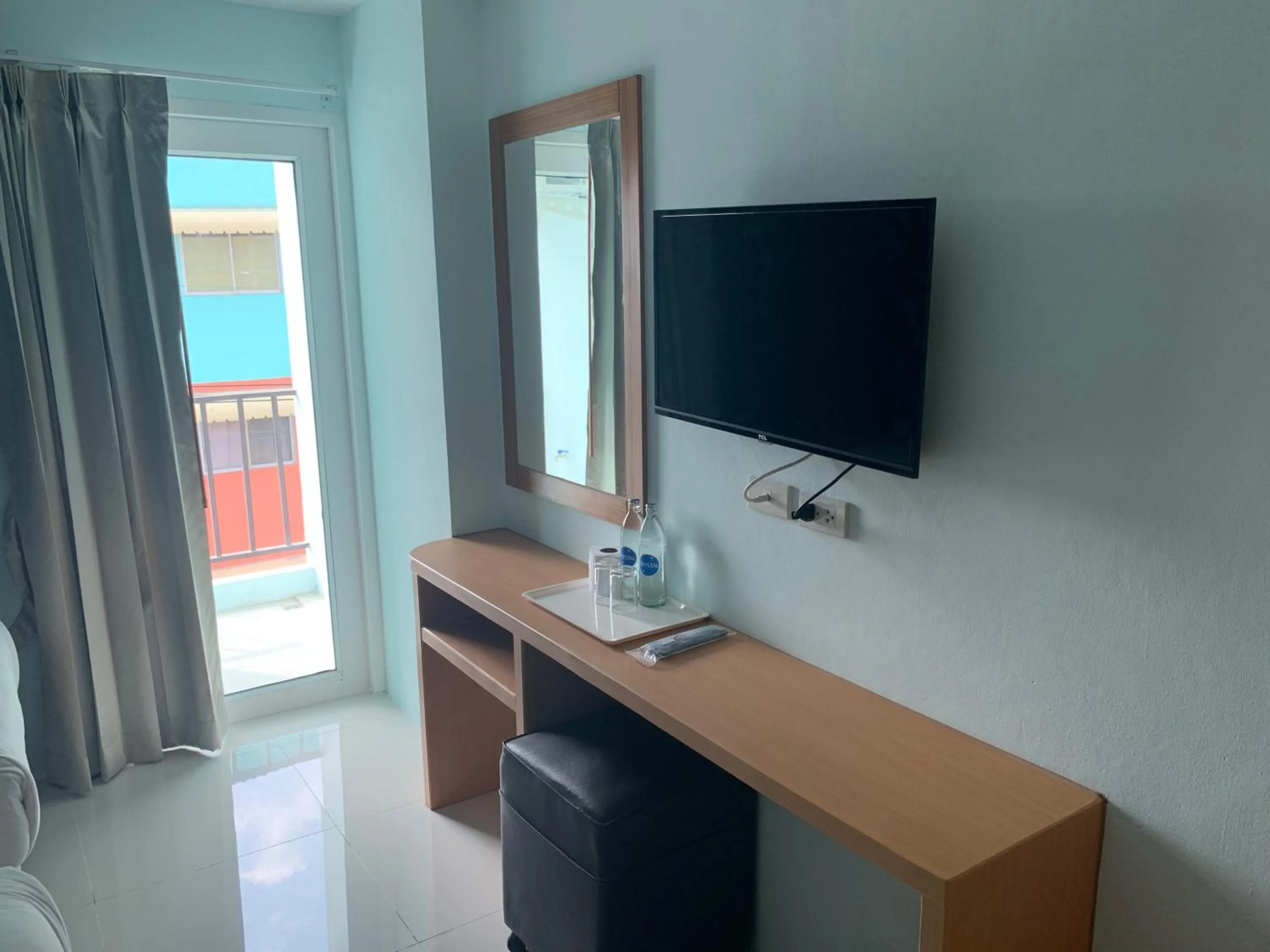 TV and multimedia in Taragrand Donmuang Airport Hotel