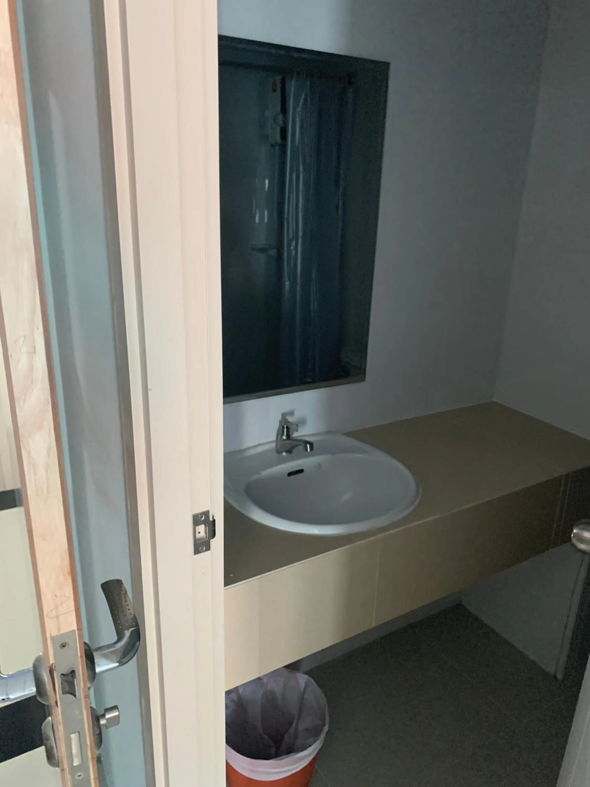 Bathroom in Taragrand Donmuang Airport Hotel