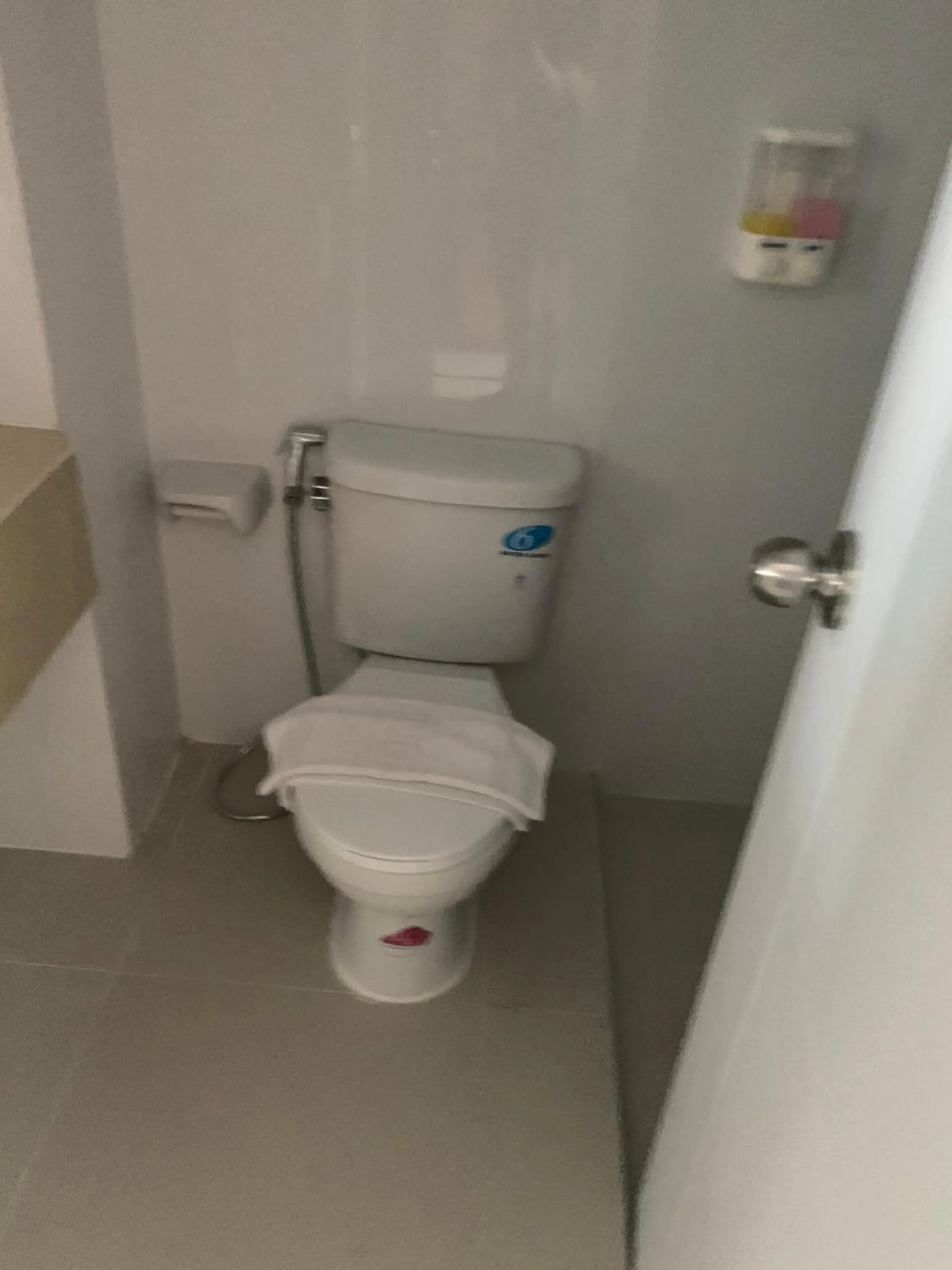 Toilet in Taragrand Donmuang Airport Hotel